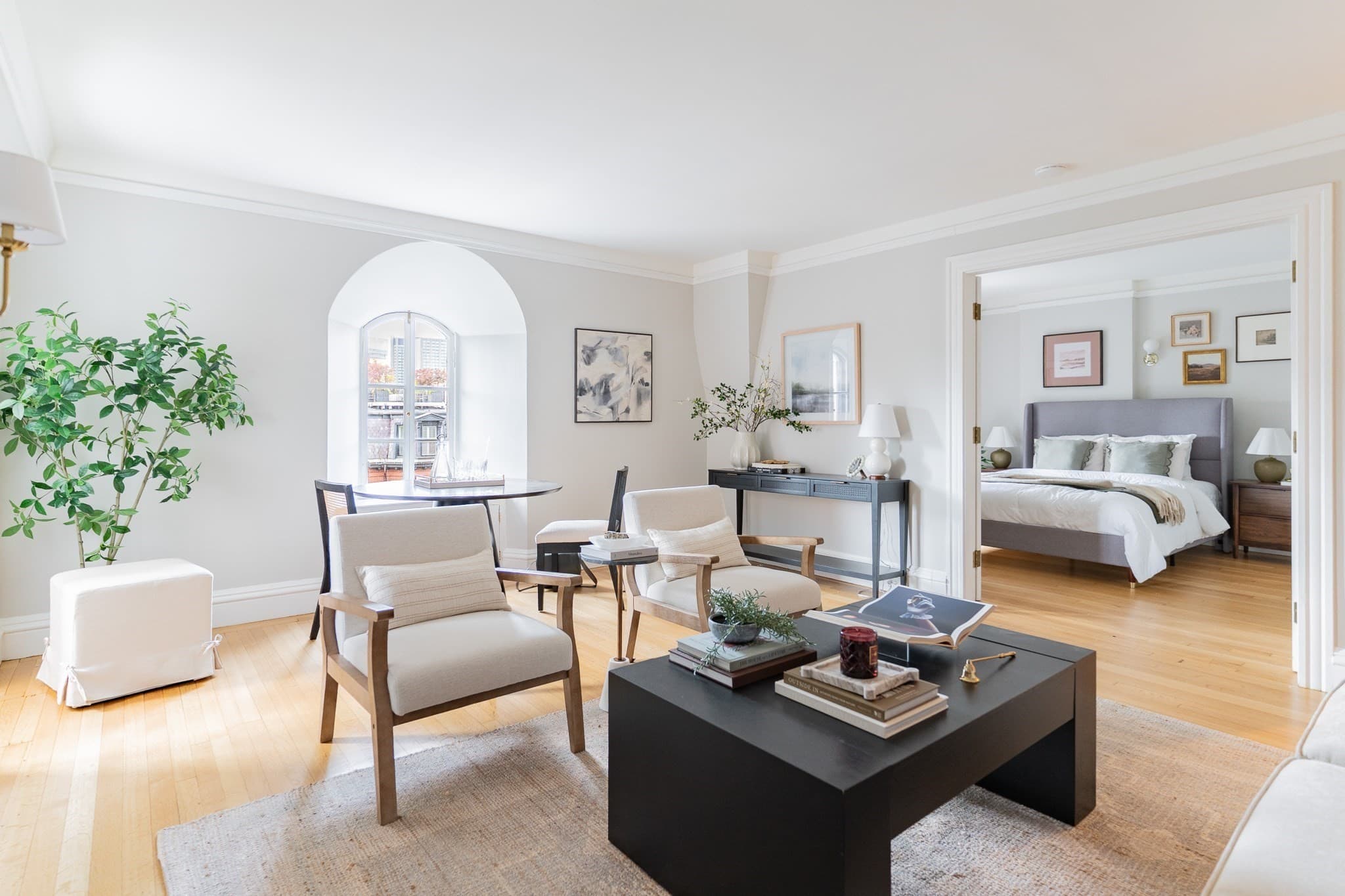Condominium at 334 Beacon # 10, Boston MA 02116, photo 2 of 11