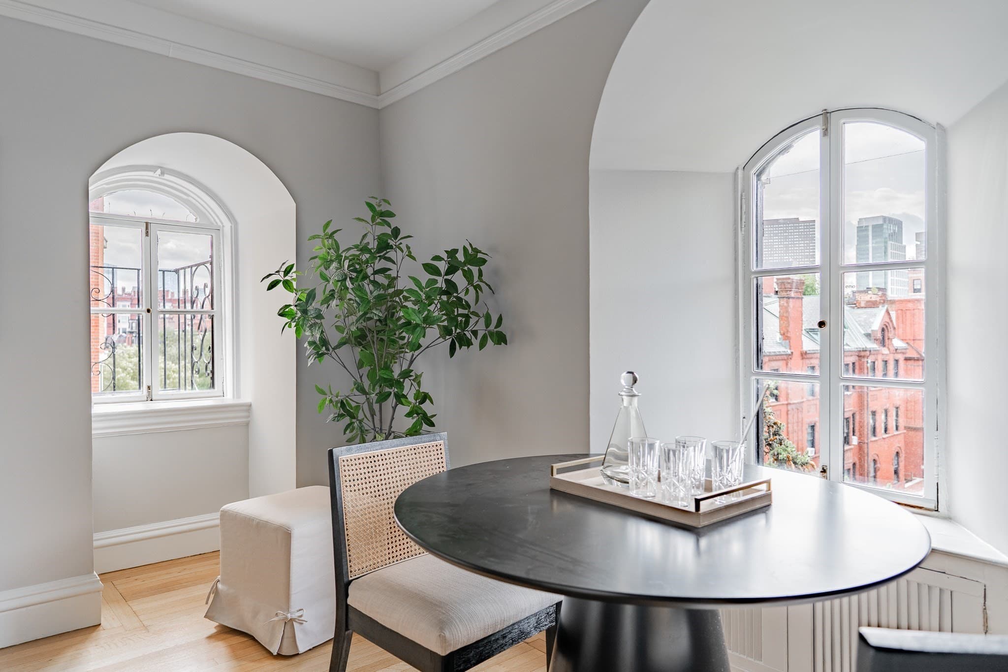 Condominium at 334 Beacon # 10, Boston MA 02116, photo 3 of 11