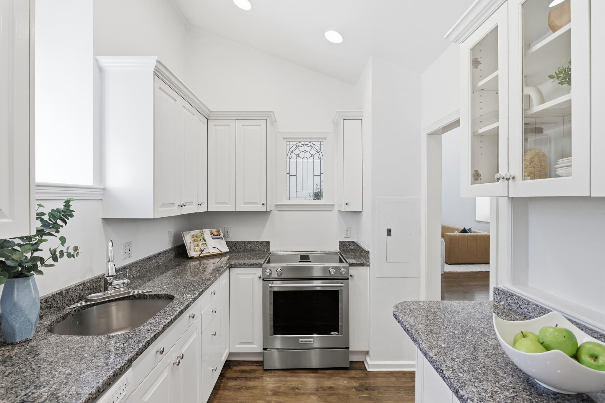 Condominium at 70 Mount Vernon St # 1B, Boston MA 02108, Boston, photo 7 of 26