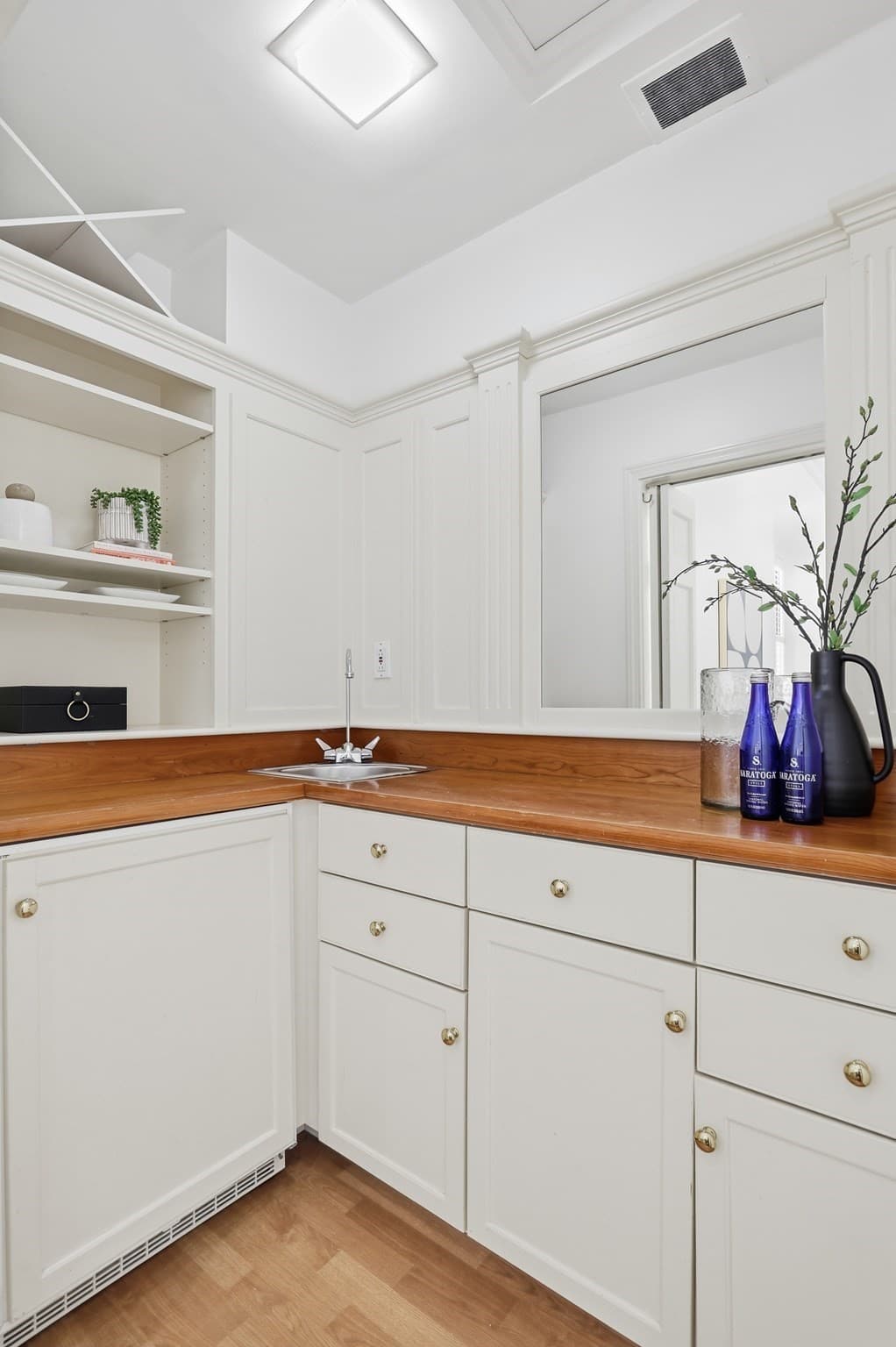 Condominium at 70 Mount Vernon St # 1B, Boston MA 02108, Boston, photo 8 of 26