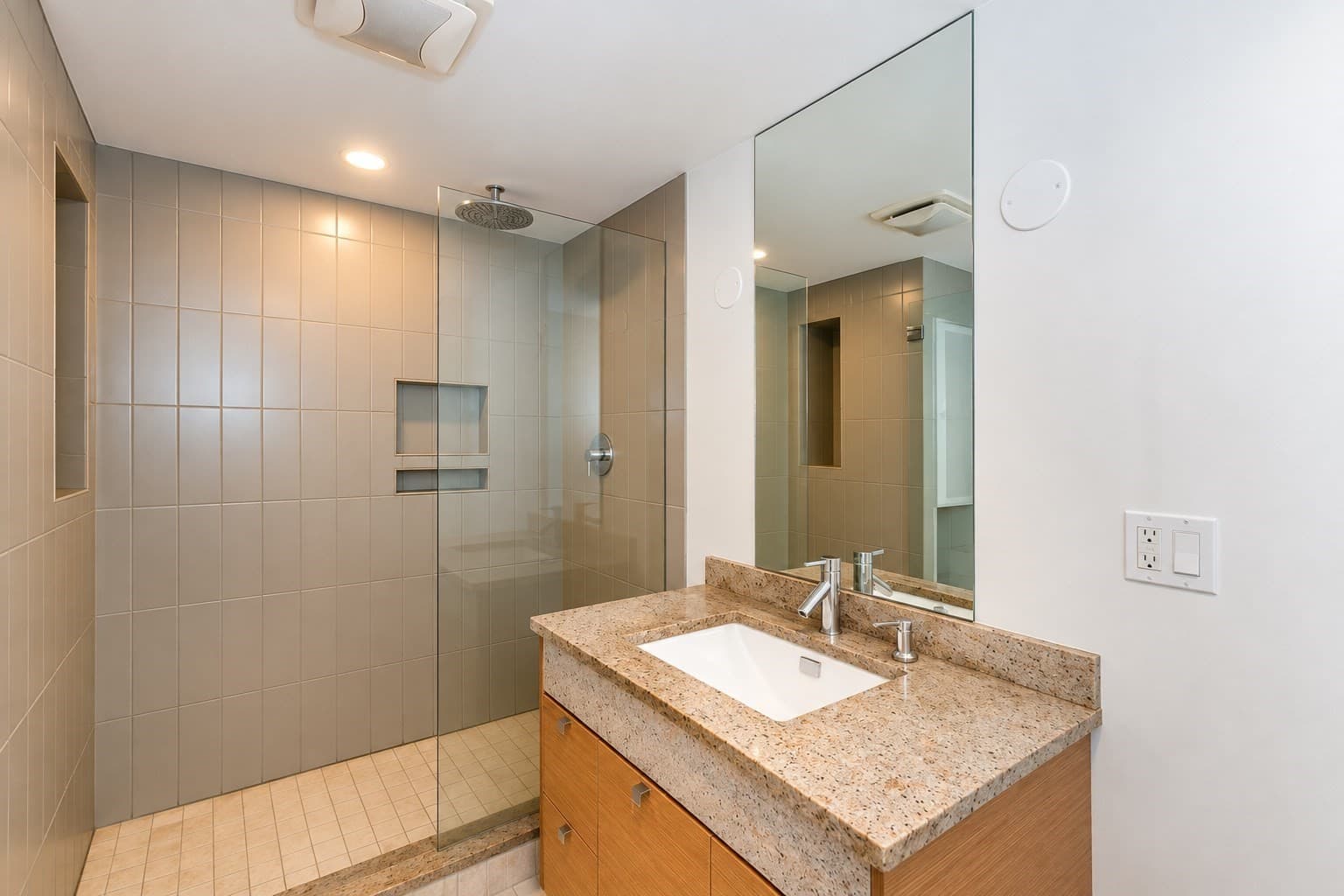 Condominium at 2021 Commonwealth Ave # B, Boston MA 02135, photo 10 of 16