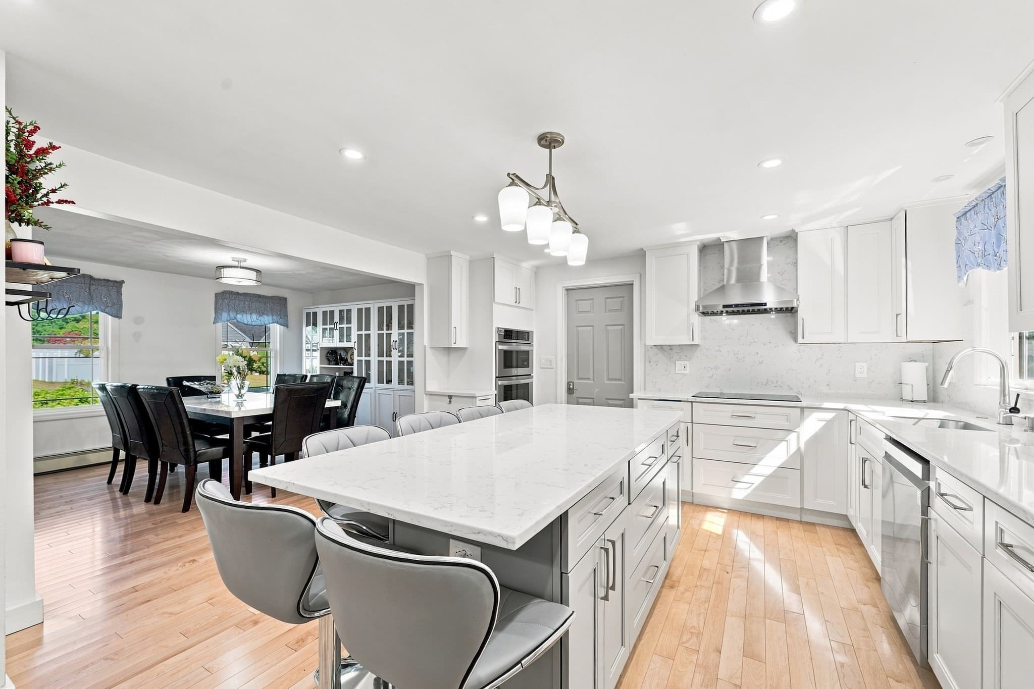 Single Family Residence at 5 Lady Slipper Ln, Methuen MA 01844, Methuen, photo 4 of 41