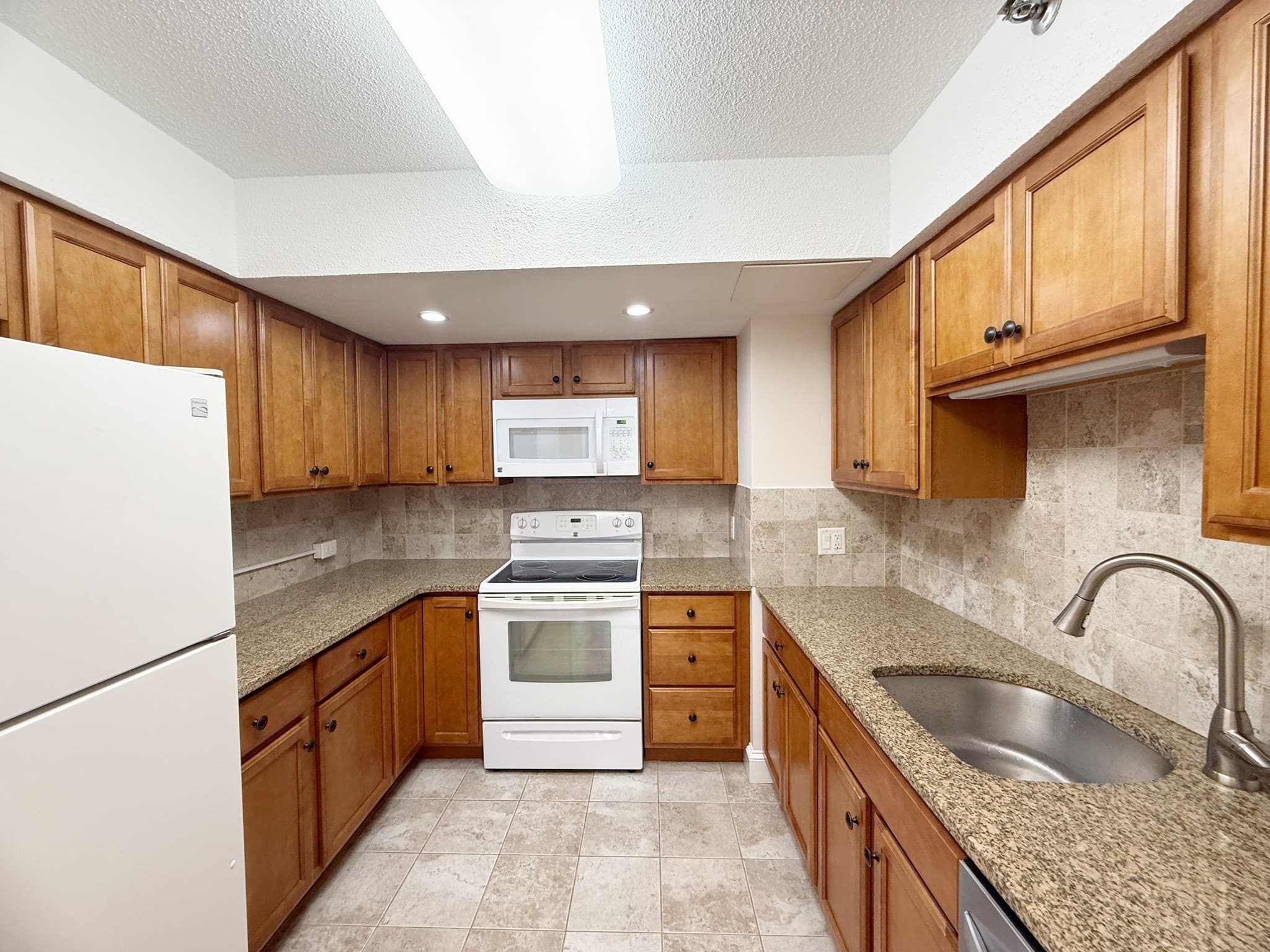Condominium at 1731 Beacon St # 713, Brookline MA 02445, Brookline, photo 24 of 40