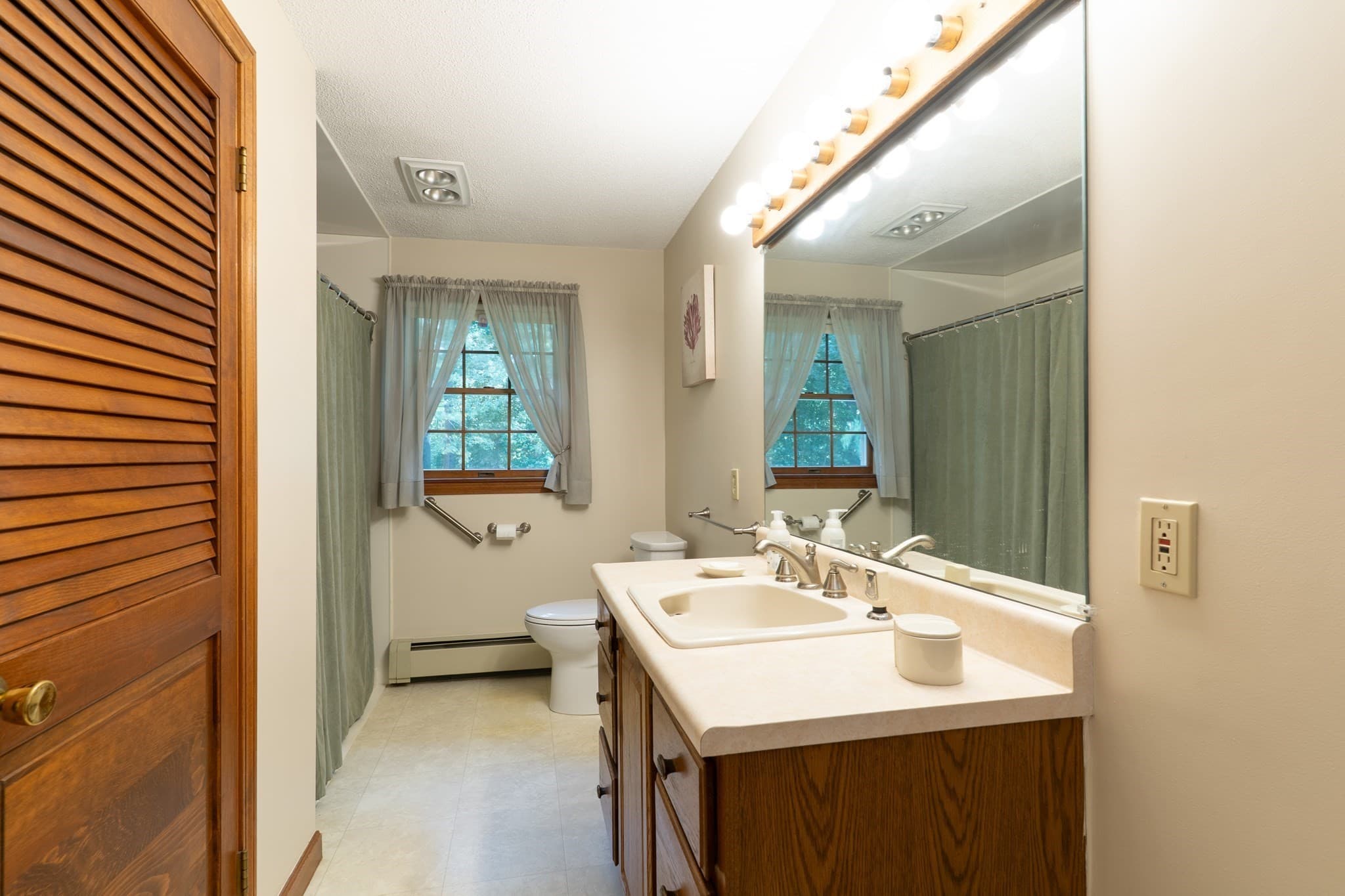 Single Family Residence at 14 Delaney Ave, Dudley MA 01571, Dudley, photo 17 of 40