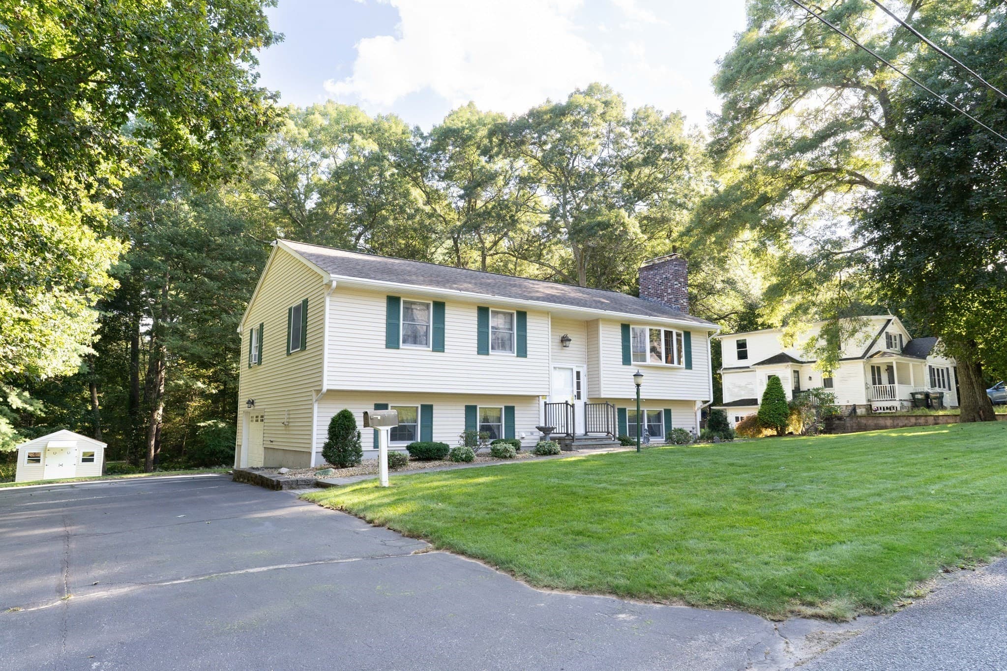 14 Delaney Ave, Dudley MA 01571