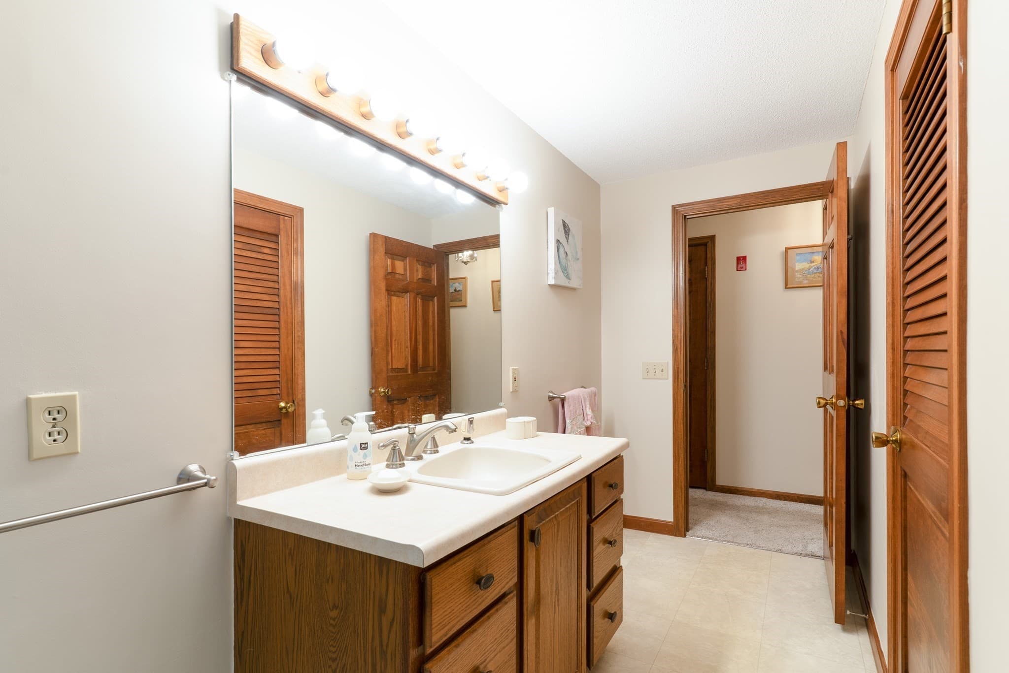 Single Family Residence at 14 Delaney Ave, Dudley MA 01571, Dudley, photo 18 of 40