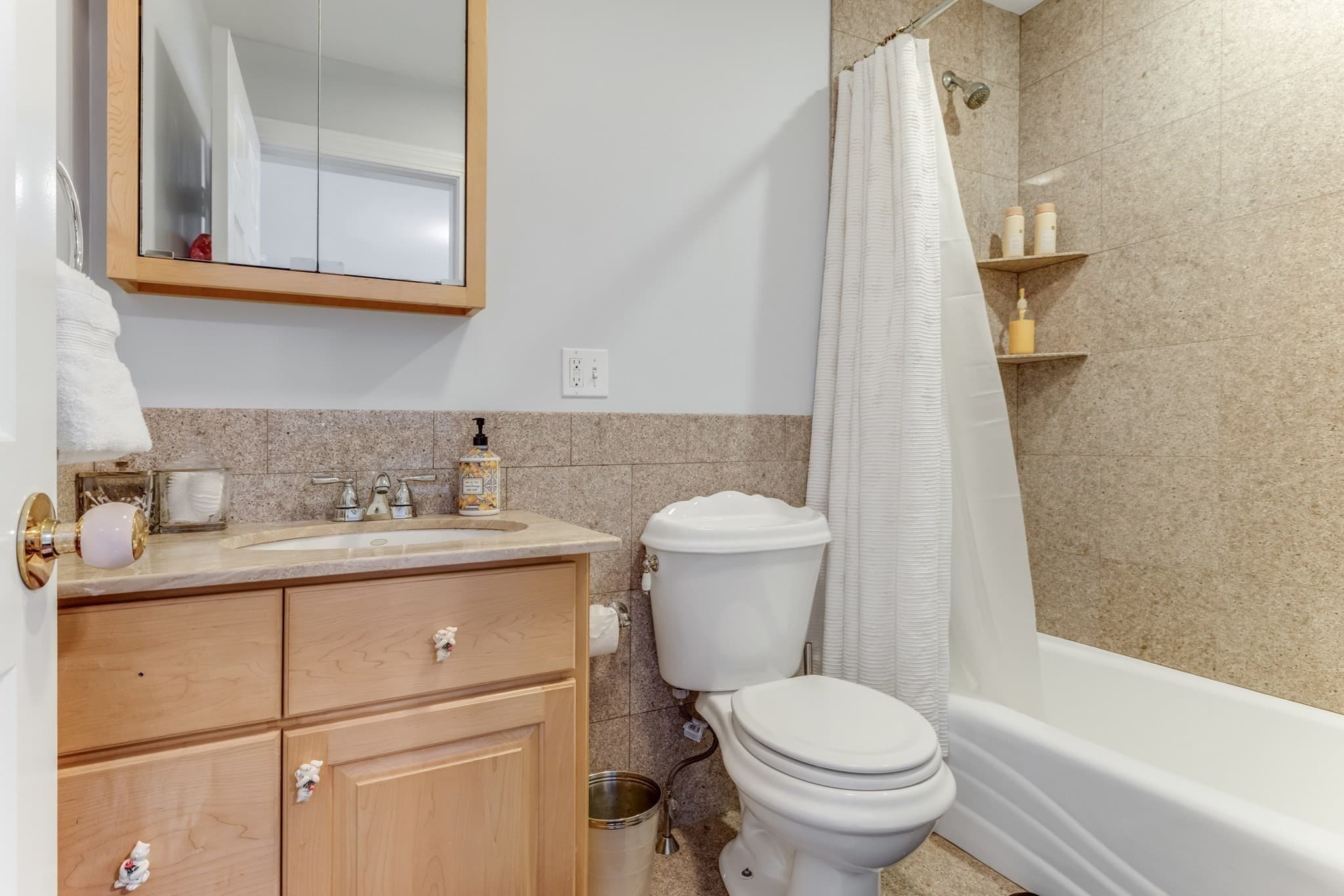 2 Family - 2 Units Up/Down at 30 Everett Ave, Somerville MA 02145, Somerville, photo 17 of 38