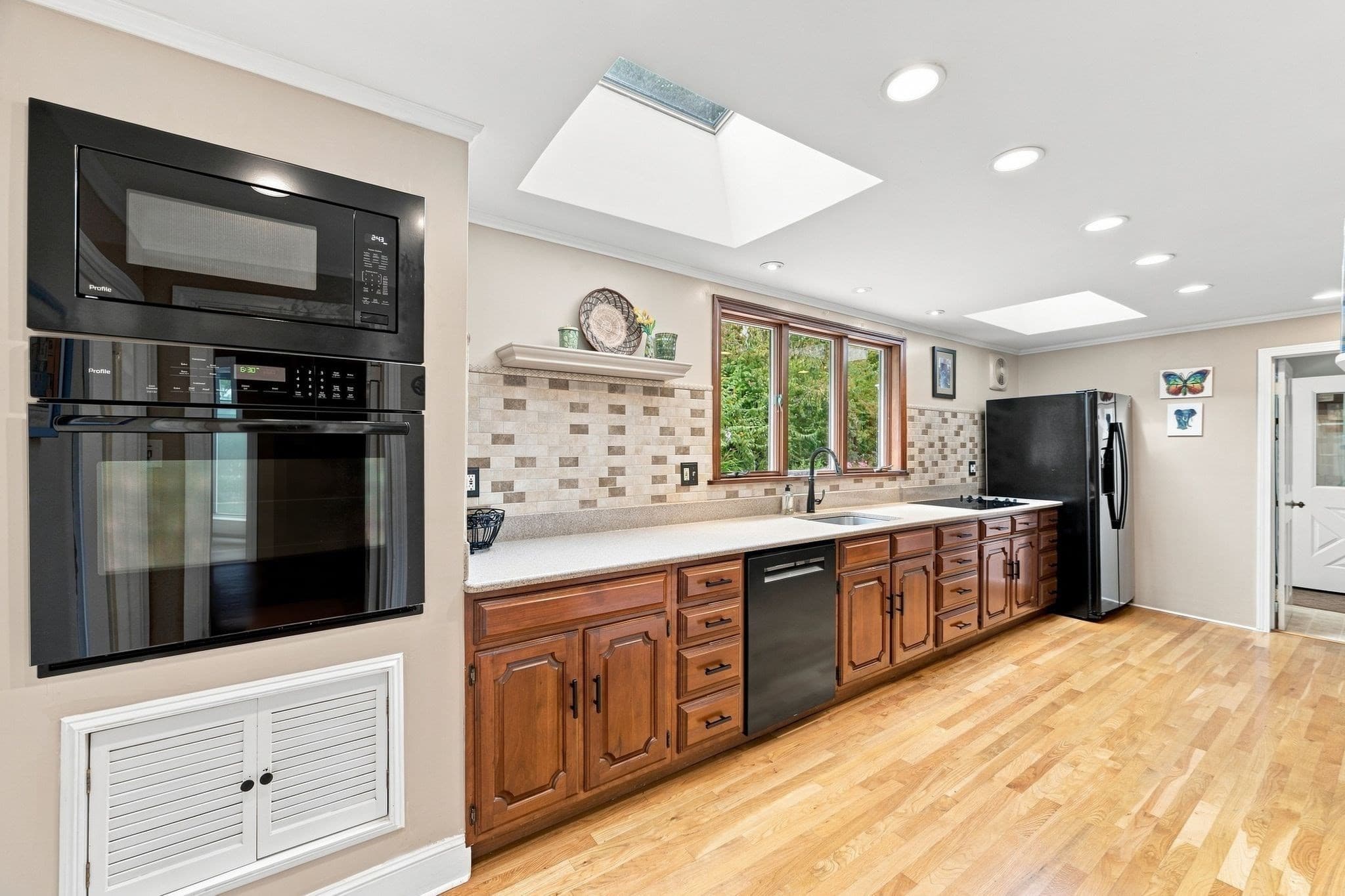 Single Family Residence at 78 Oak St, Wakefield MA 01880, photo 10 of 42