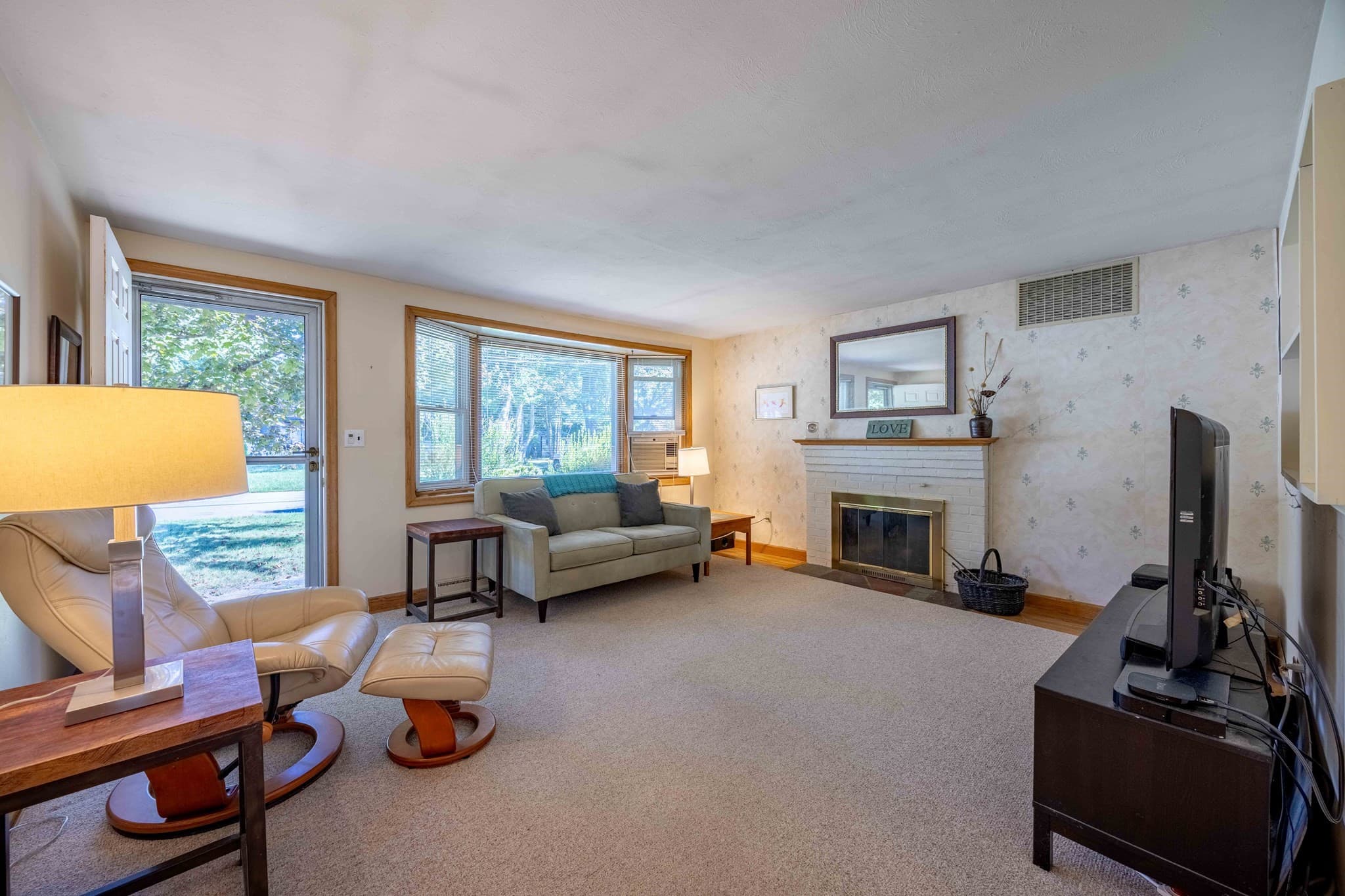 Single Family Residence at 4 Virginia Road, Medway MA 02053, Medway, photo 6 of 37