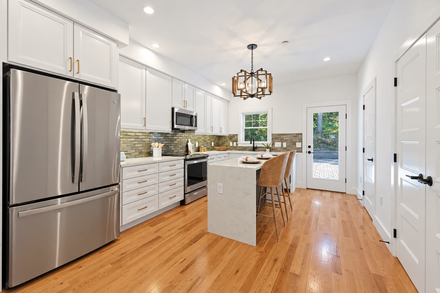 Condominium at 34 Linwood Ave # 34, Melrose MA 02176, Melrose, photo 10 of 42