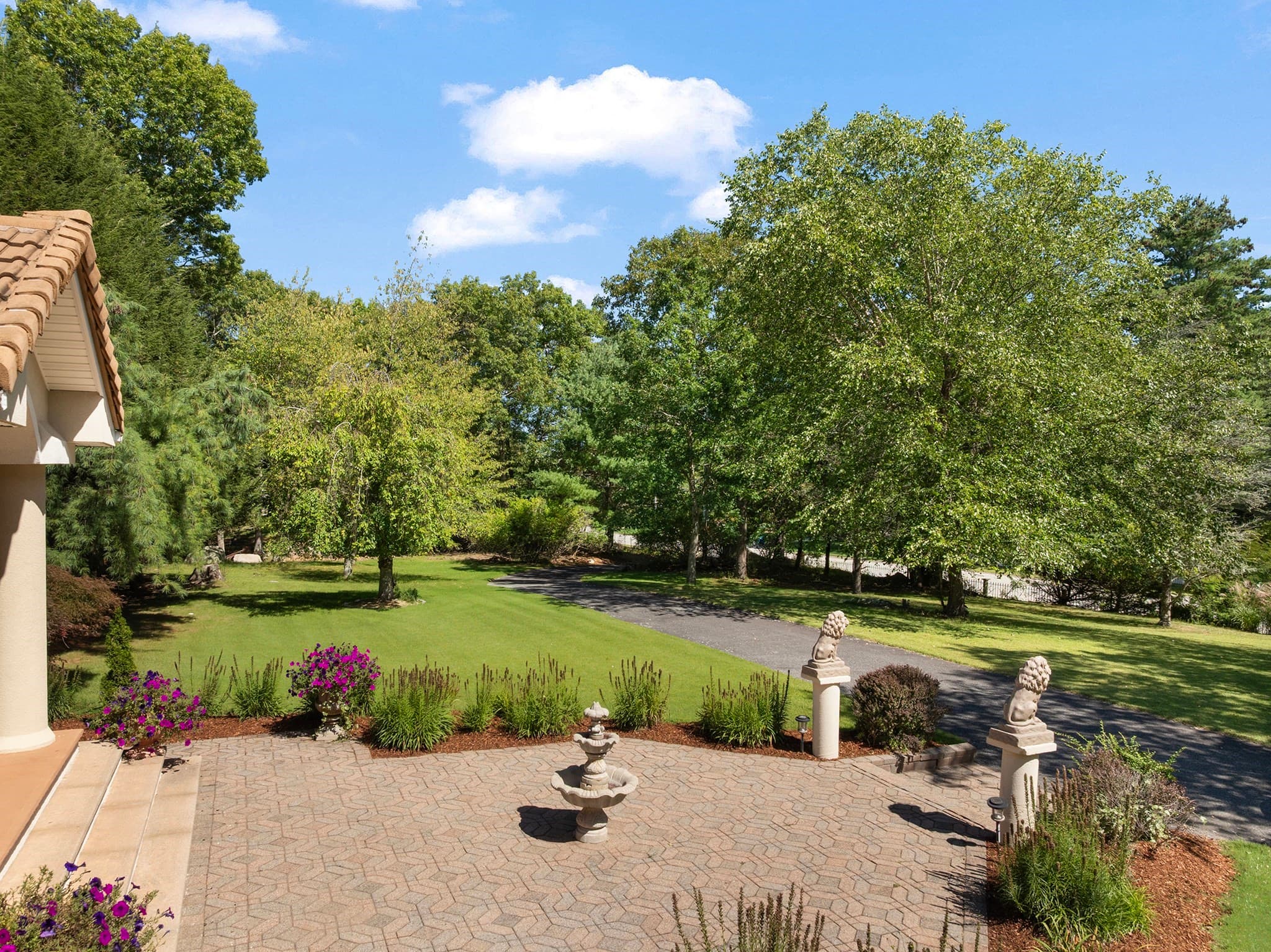 Single Family Residence at 22 Brook View Dr, Scituate RI 02831, Scituate, photo 5 of 41