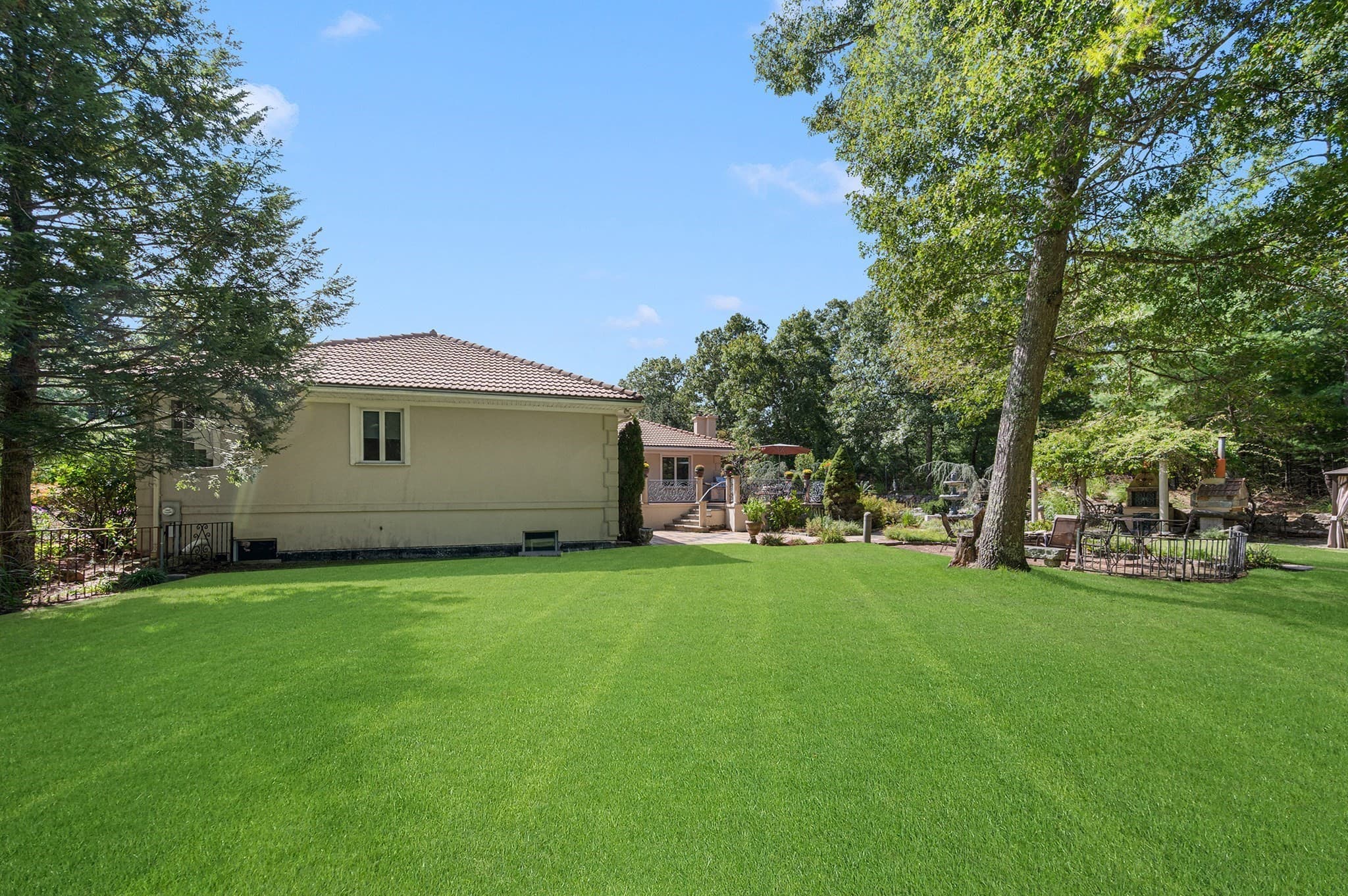 Single Family Residence at 22 Brook View Dr, Scituate RI 02831, Scituate, photo 33 of 41