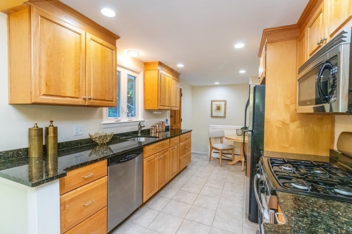 Single Family Residence at 32 Vfw Pkwy, Boston MA 02467, Boston, photo 6 of 19