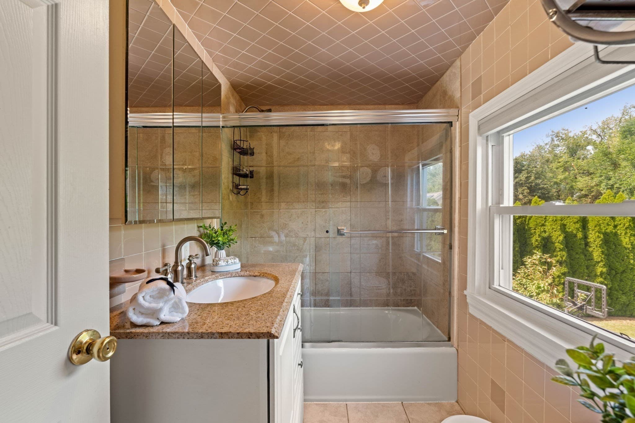 Single Family Residence at 52 Thornton Ave, Methuen MA 01844, Methuen, photo 20 of 32