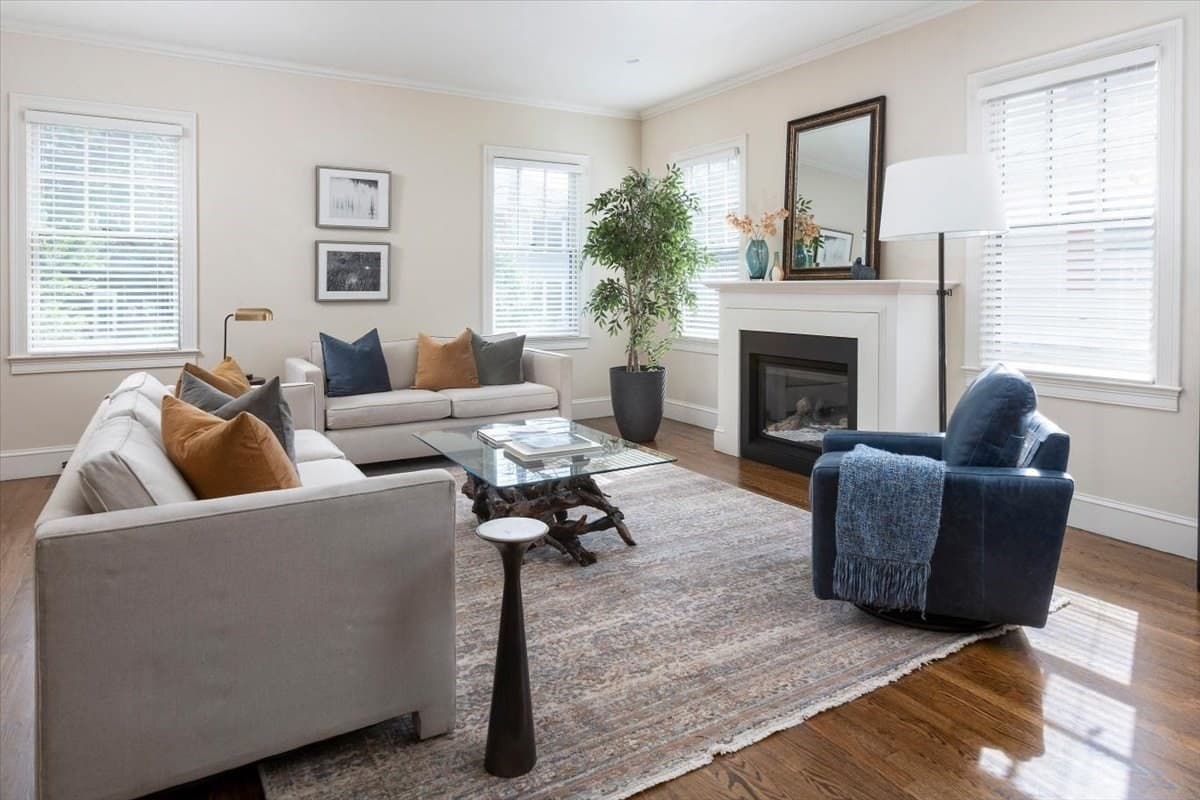 Condominium at 17 Davis Ave. # 1, Brookline MA 02445, Brookline, photo 2 of 17