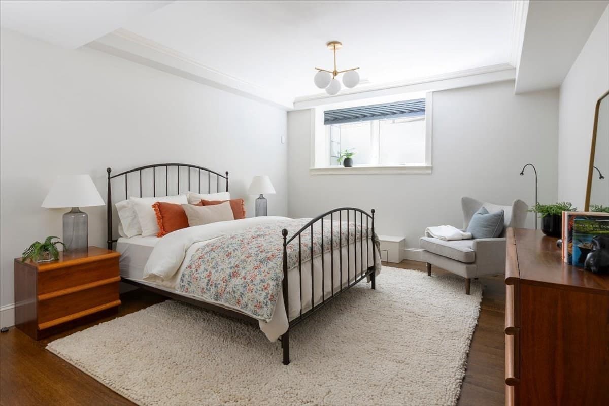 Condominium at 17 Davis Ave. # 1, Brookline MA 02445, Brookline, photo 13 of 17