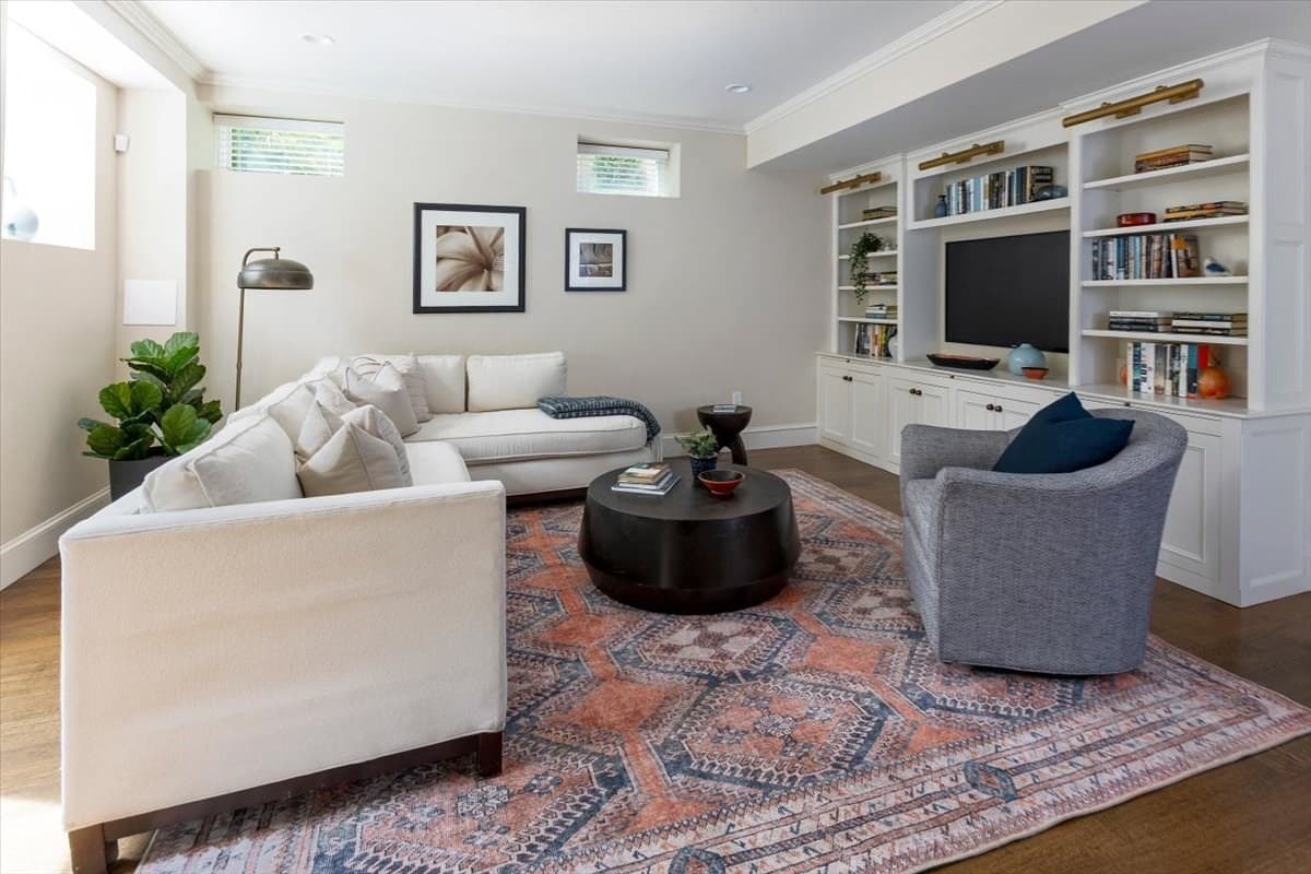 Condominium at 17 Davis Ave. # 1, Brookline MA 02445, Brookline, photo 12 of 17