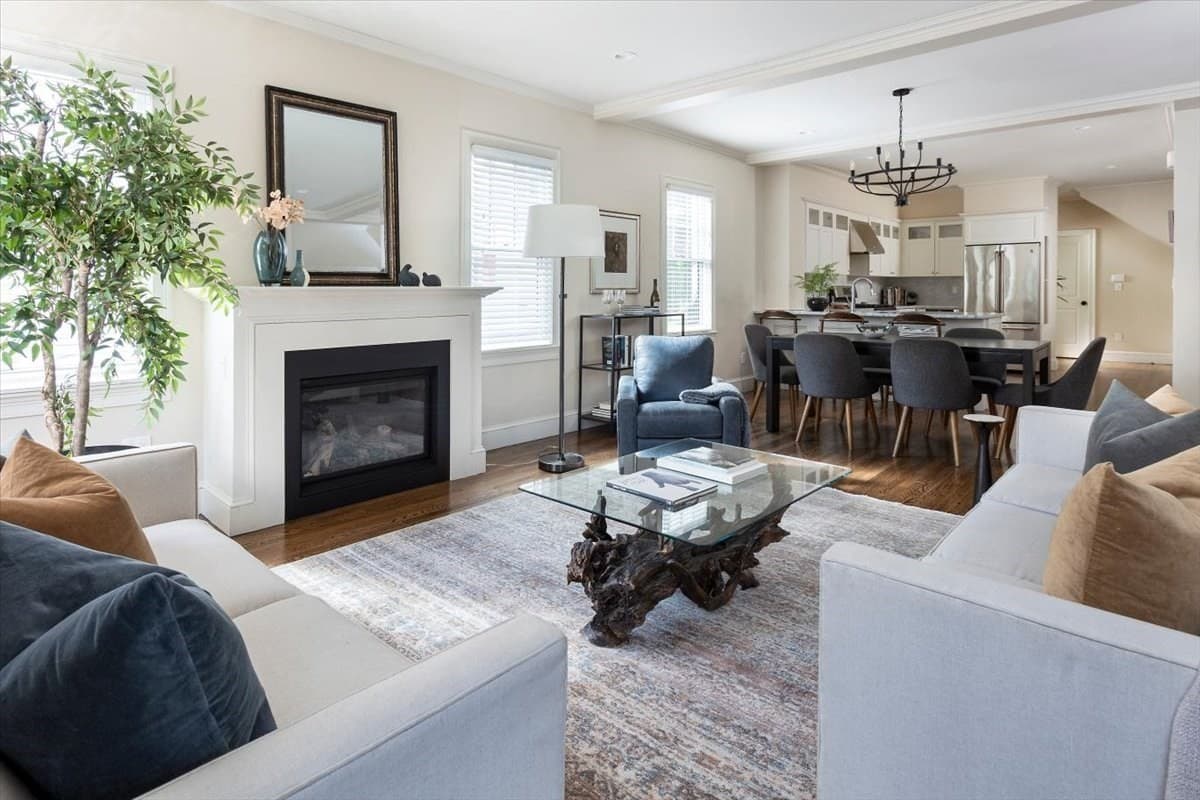 17 Davis Ave. # 1, Brookline MA 02445