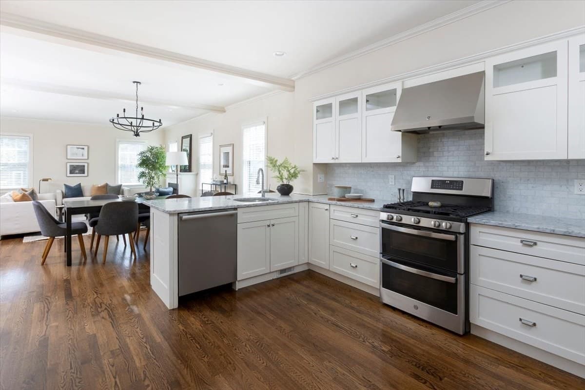 Condominium at 17 Davis Ave. # 1, Brookline MA 02445, Brookline, photo 5 of 17
