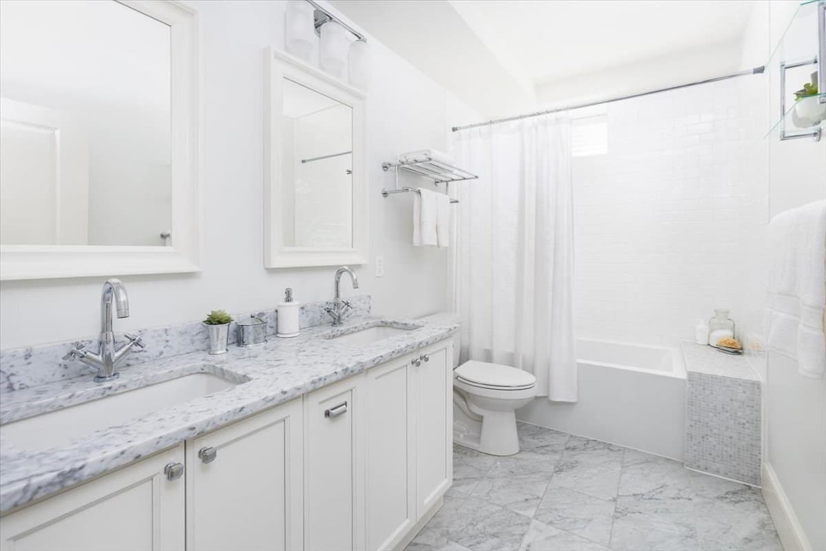 Condominium at 17 Davis Ave. # 1, Brookline MA 02445, Brookline, photo 14 of 17