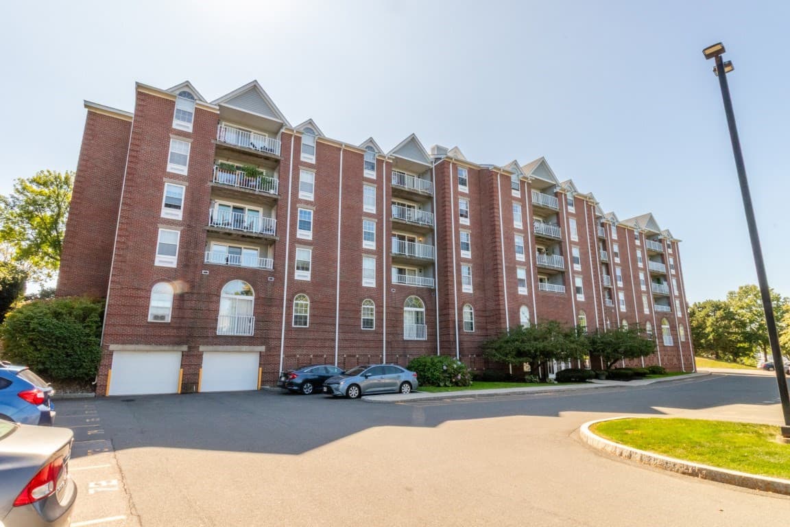 100 Boatswains Way # 308, Chelsea MA 02150