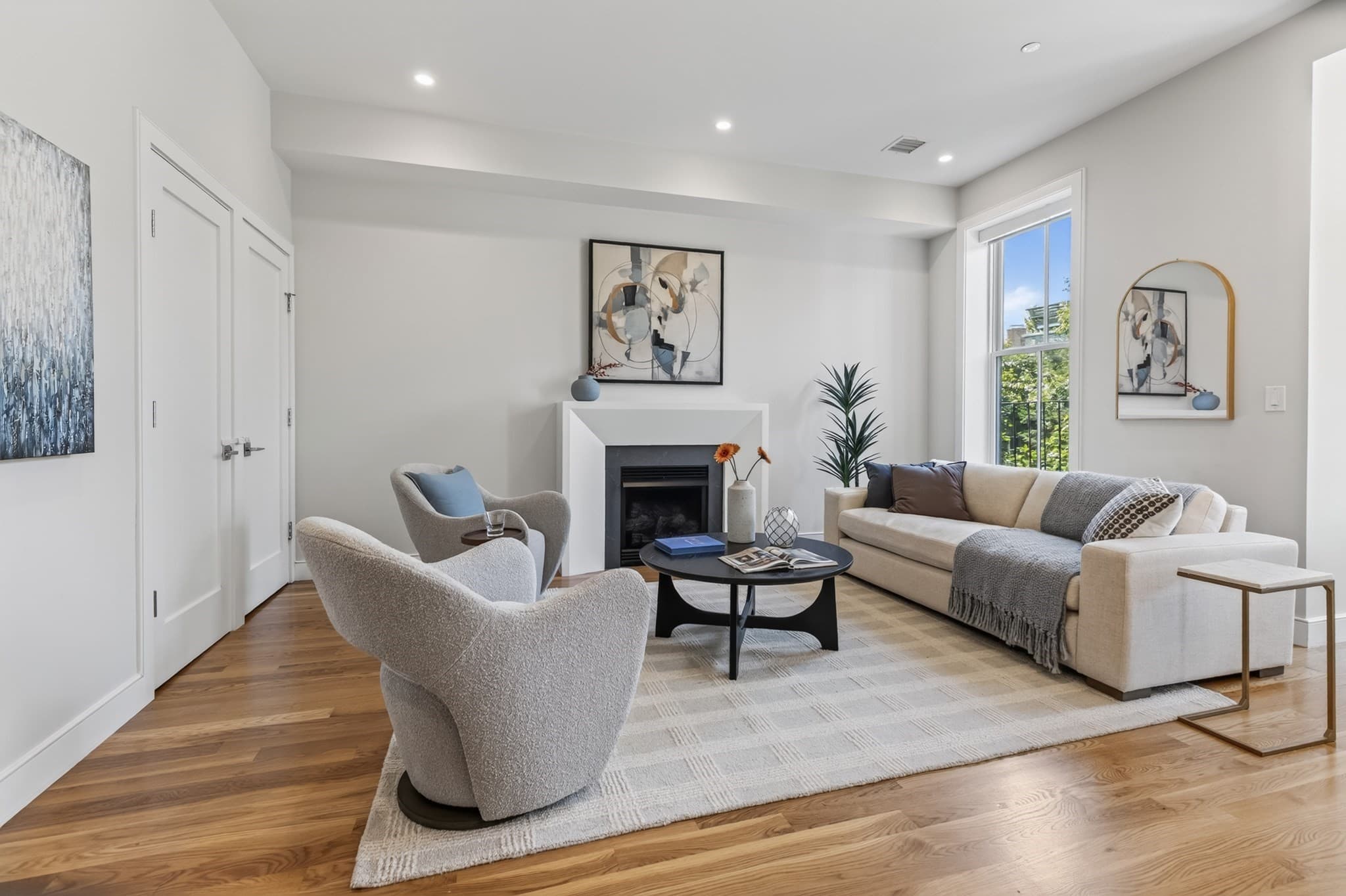 Condominium at 511 Massachusetts Avenue # 3, Boston MA 02118, photo 3 of 16