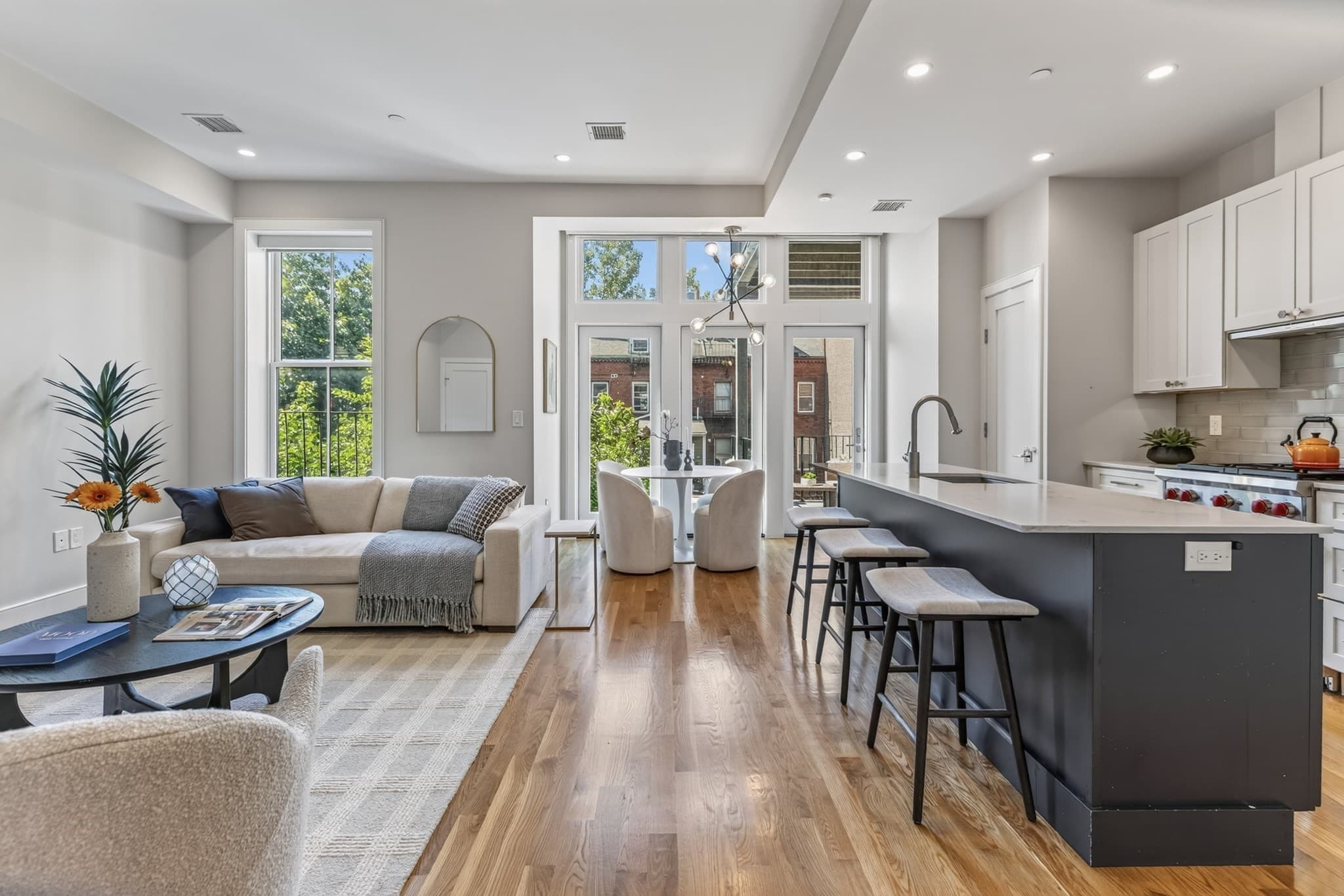Condominium at 511 Massachusetts Avenue # 3, Boston MA 02118, photo 4 of 16