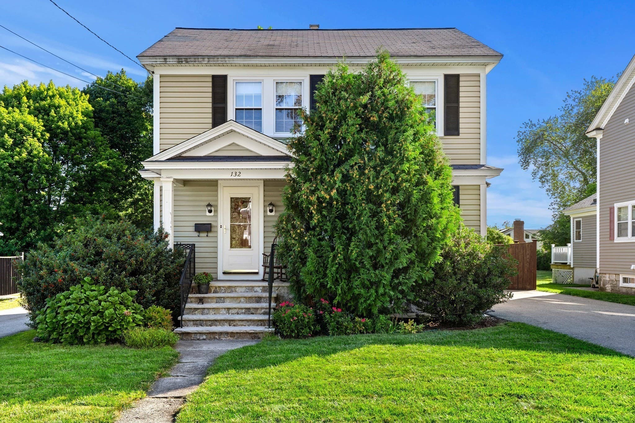 132 Luce St, Lowell MA 01852