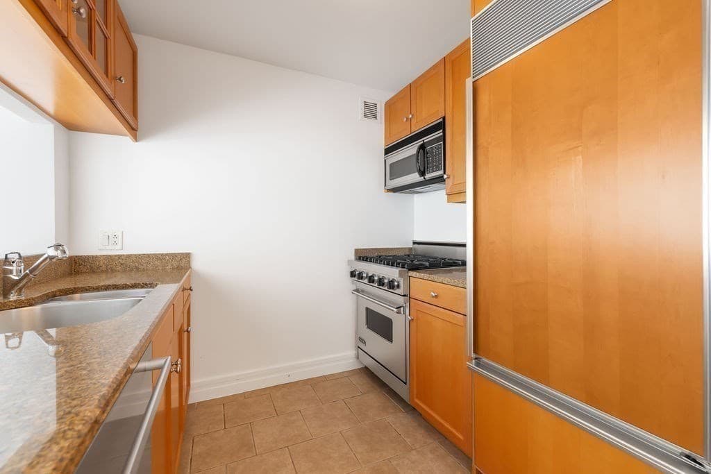 Condominium at 1 Avery St # 14C, Boston MA 02111, photo 5 of 21