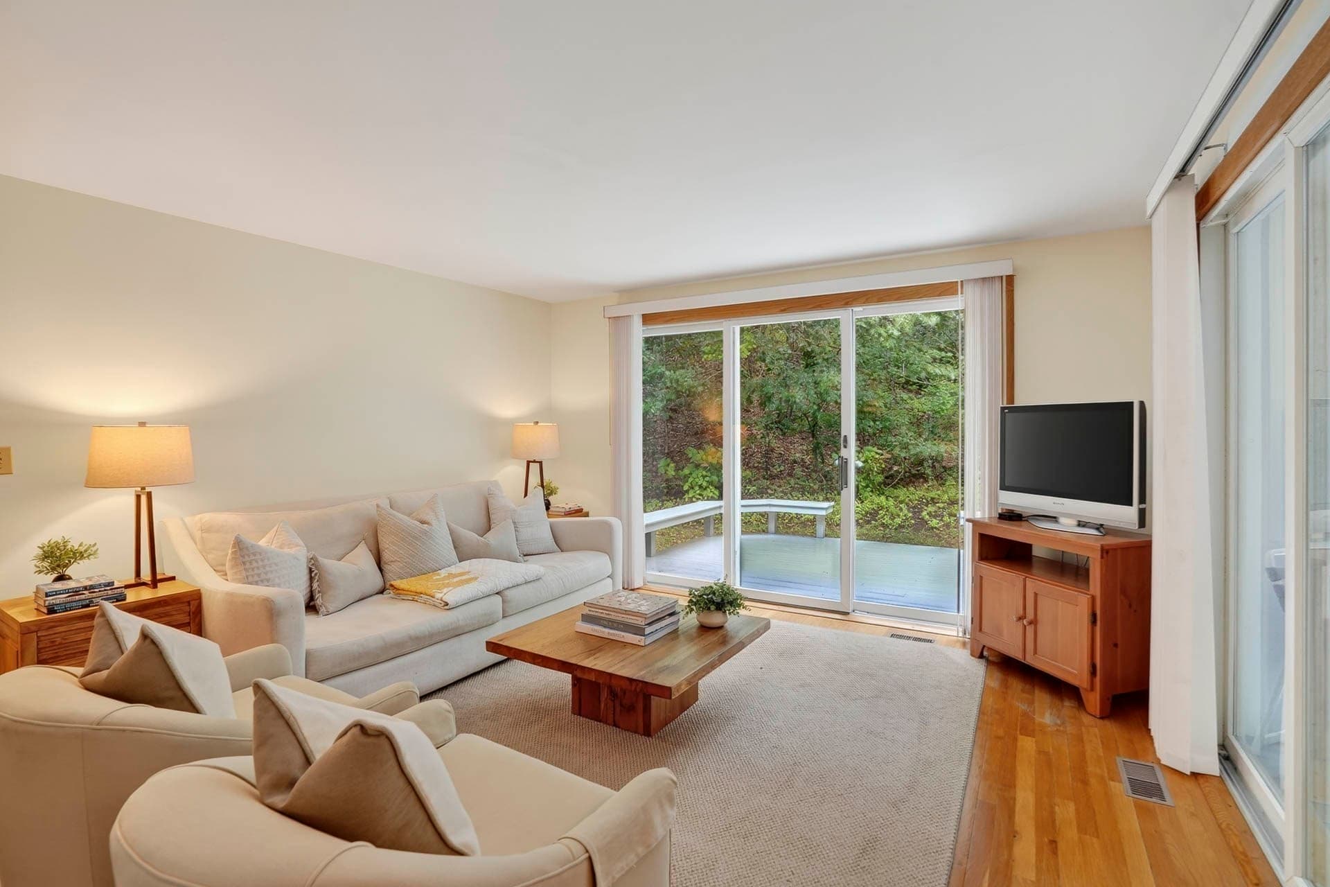 Single Family Residence at 20 Hidden Cove, Oak Bluffs MA 02557, photo 6 of 41