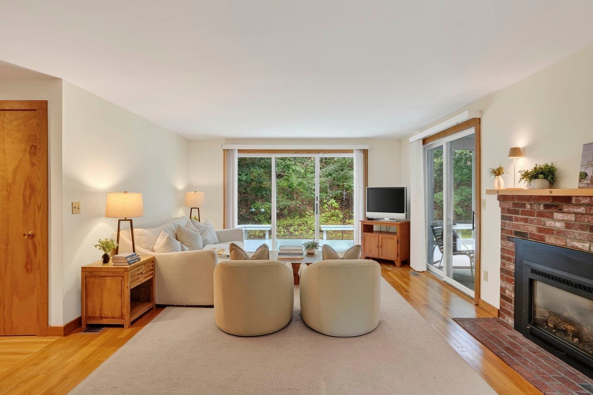 Single Family Residence at 20 Hidden Cove, Oak Bluffs MA 02557, photo 5 of 41