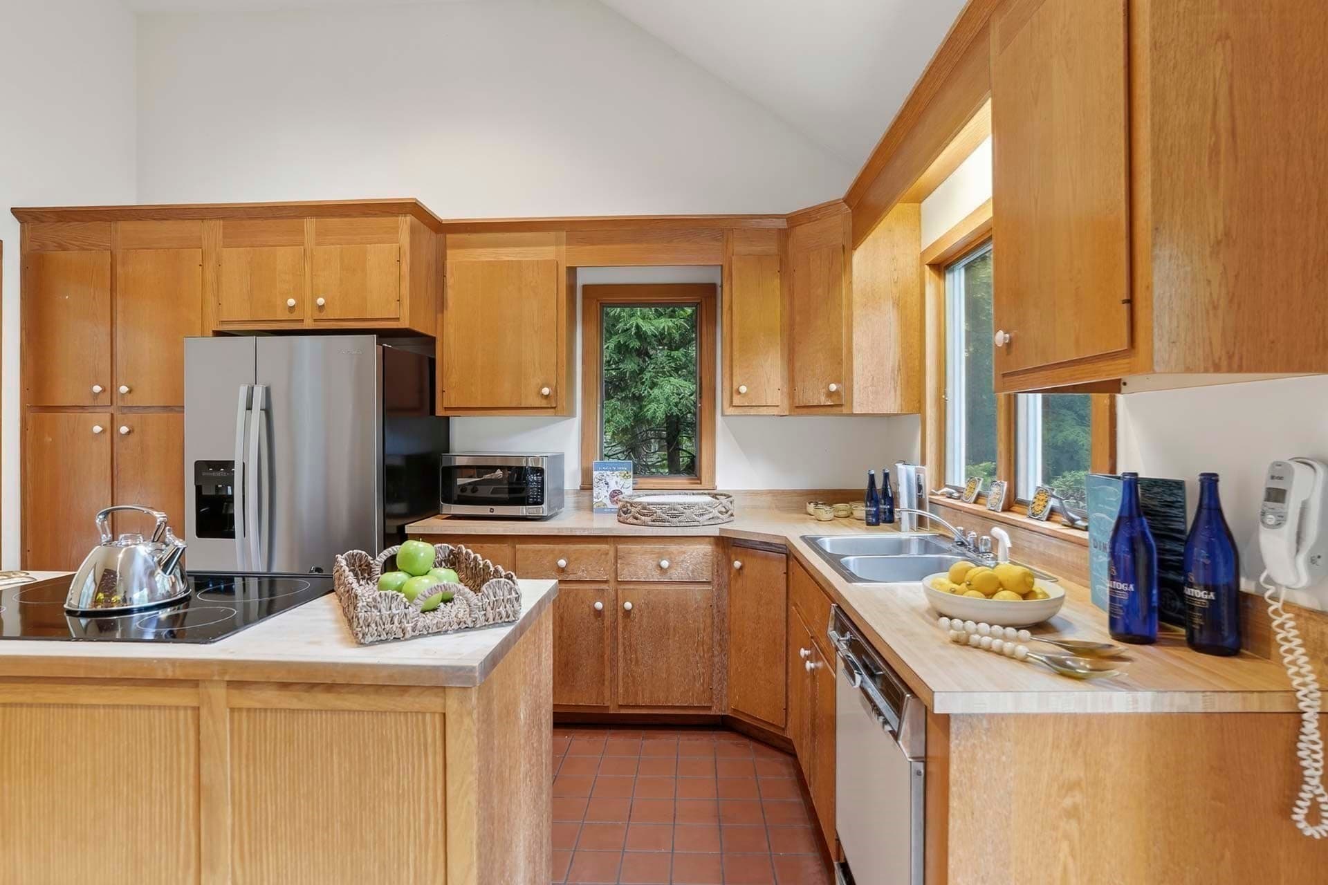 Single Family Residence at 20 Hidden Cove, Oak Bluffs MA 02557, photo 14 of 41