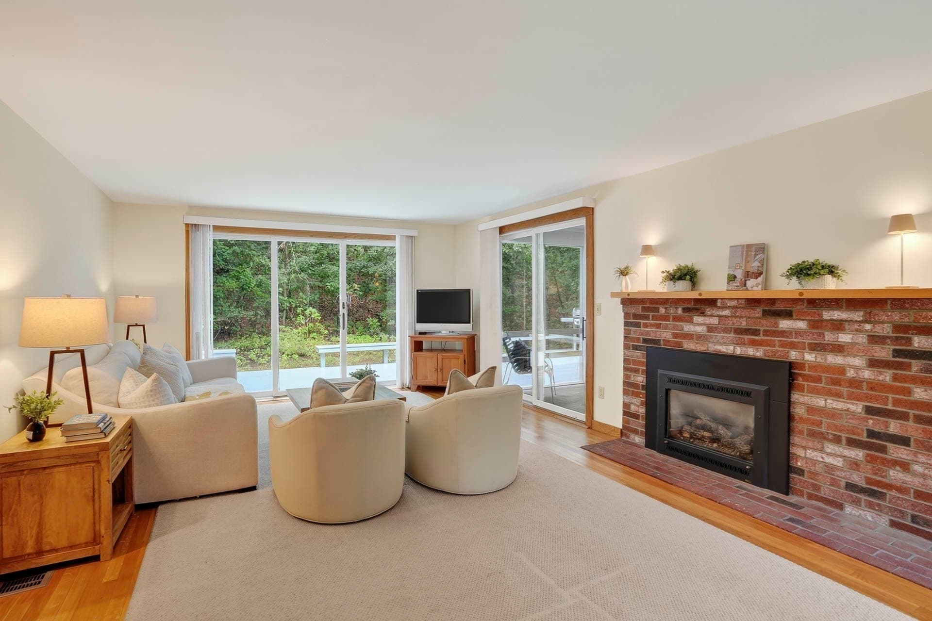 Single Family Residence at 20 Hidden Cove, Oak Bluffs MA 02557, photo 4 of 41
