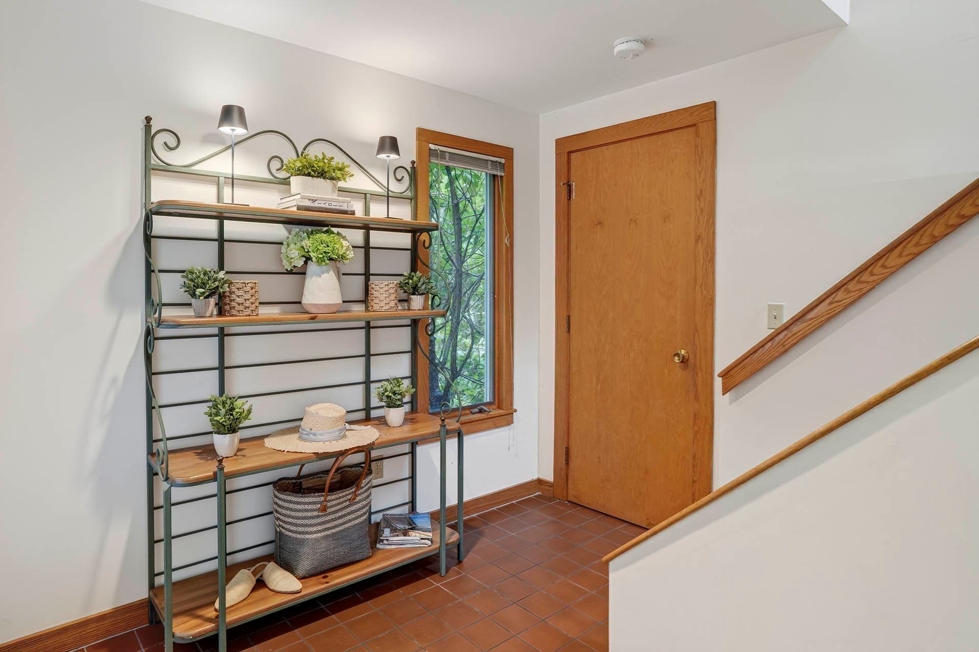Single Family Residence at 20 Hidden Cove, Oak Bluffs MA 02557, photo 21 of 41