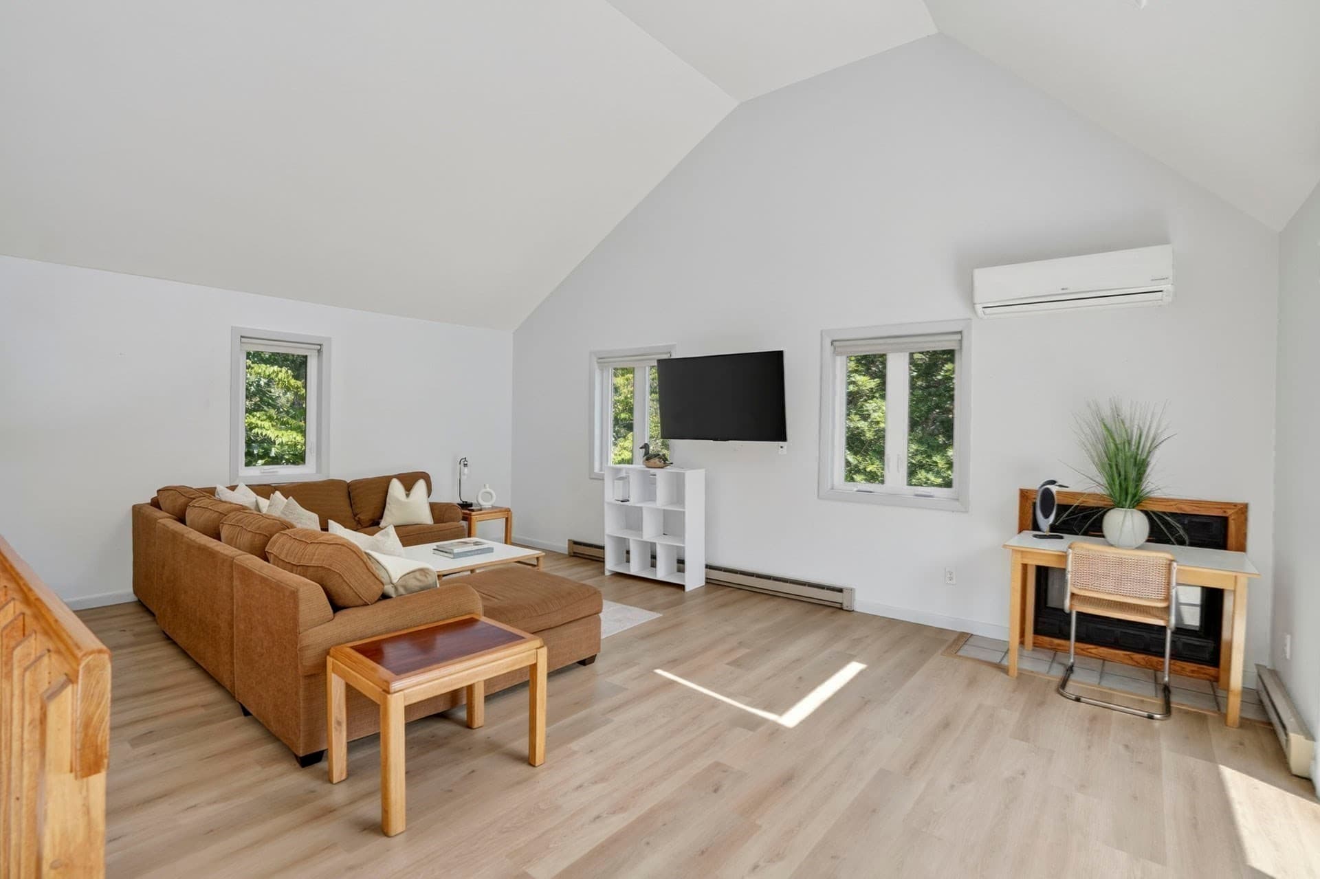 Single Family Residence at 14 High Meadow Ln, Oak Bluffs MA 02557, photo 27 of 39