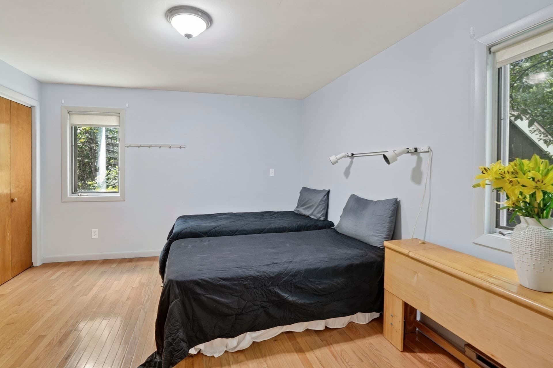 Single Family Residence at 14 High Meadow Ln, Oak Bluffs MA 02557, photo 6 of 39