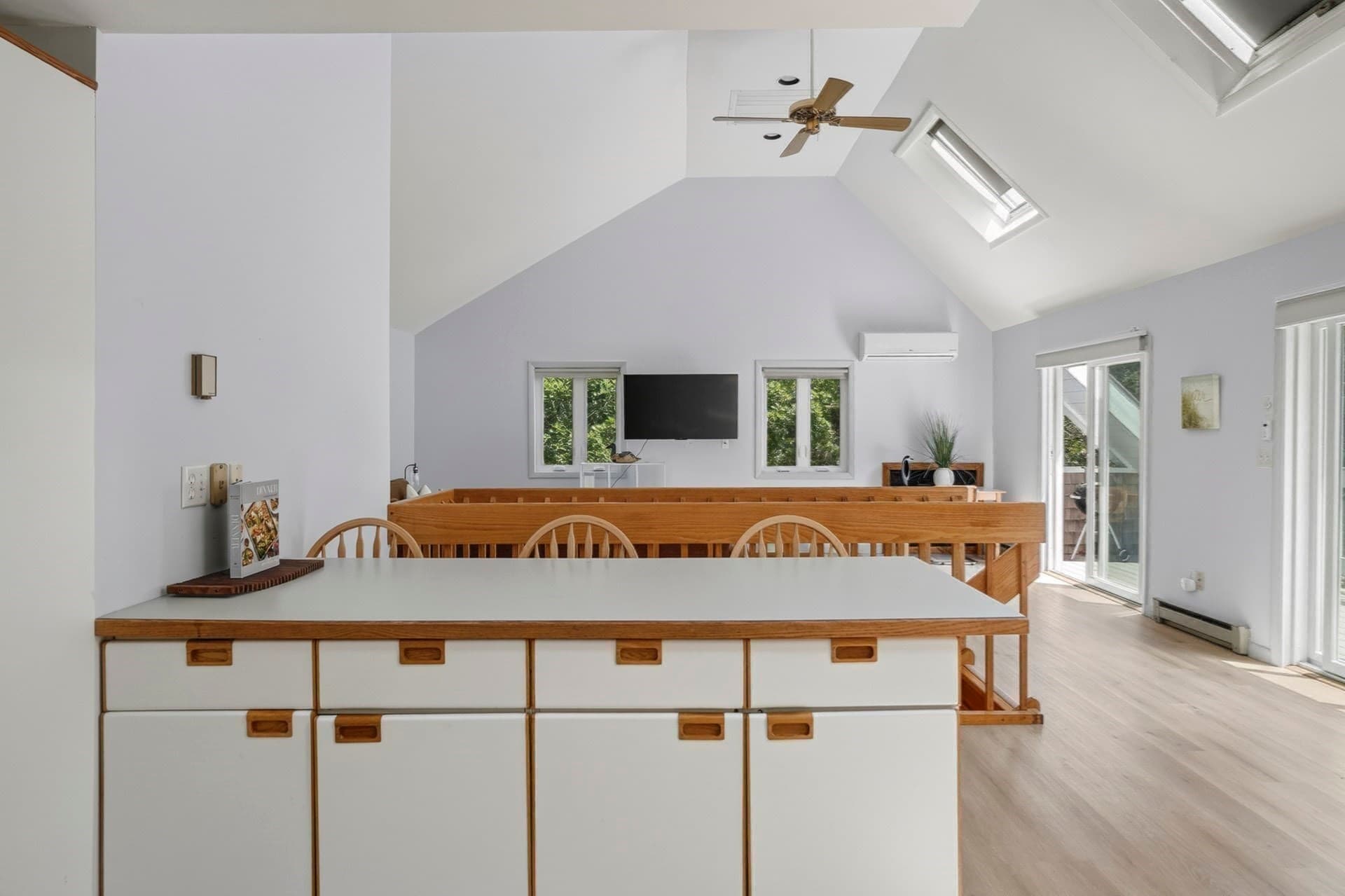 Single Family Residence at 14 High Meadow Ln, Oak Bluffs MA 02557, photo 21 of 39