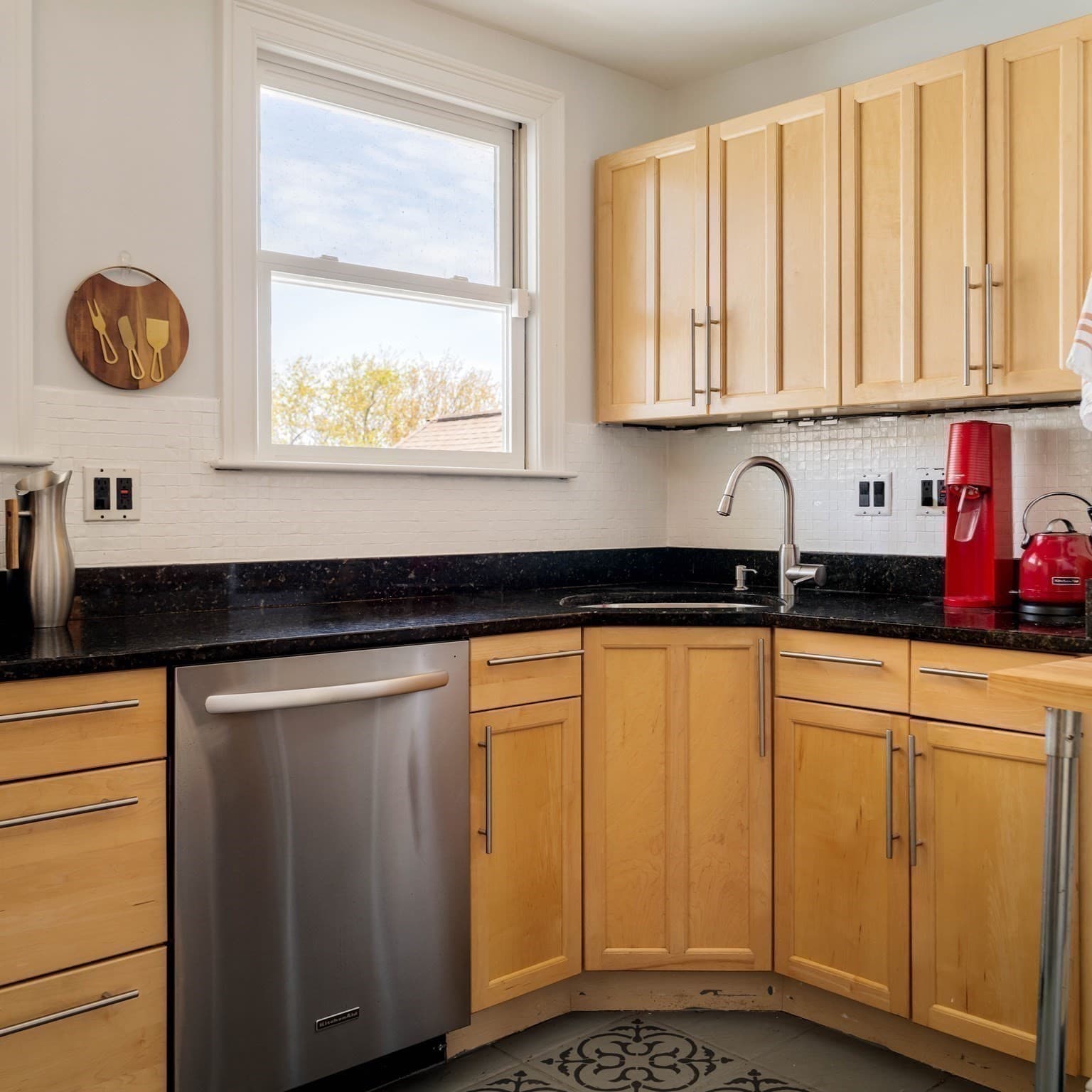Condominium at 60 Dracut Street # 5, Boston MA 02124, Boston, photo 19 of 42