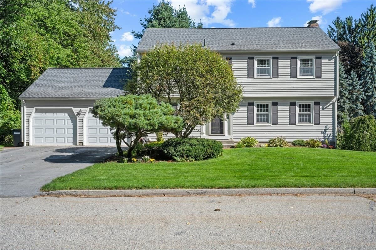 Single Family Residence at 4 Robertson Rd, Auburn MA 01501, Auburn, photo 2 of 42