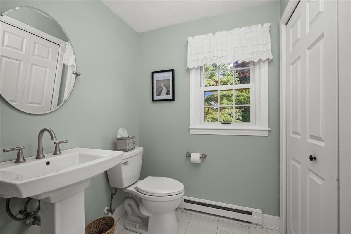 Single Family Residence at 4 Robertson Rd, Auburn MA 01501, Auburn, photo 16 of 42