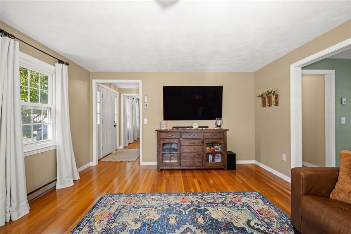 Single Family Residence at 4 Robertson Rd, Auburn MA 01501, Auburn, photo 12 of 42