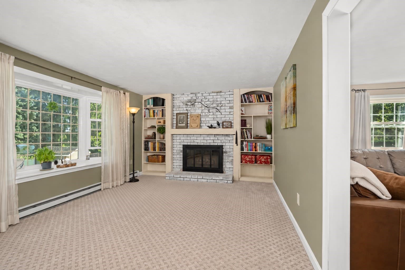 Single Family Residence at 4 Robertson Rd, Auburn MA 01501, Auburn, photo 15 of 42