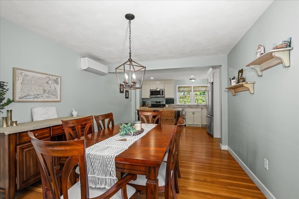 Single Family Residence at 4 Robertson Rd, Auburn MA 01501, Auburn, photo 11 of 42