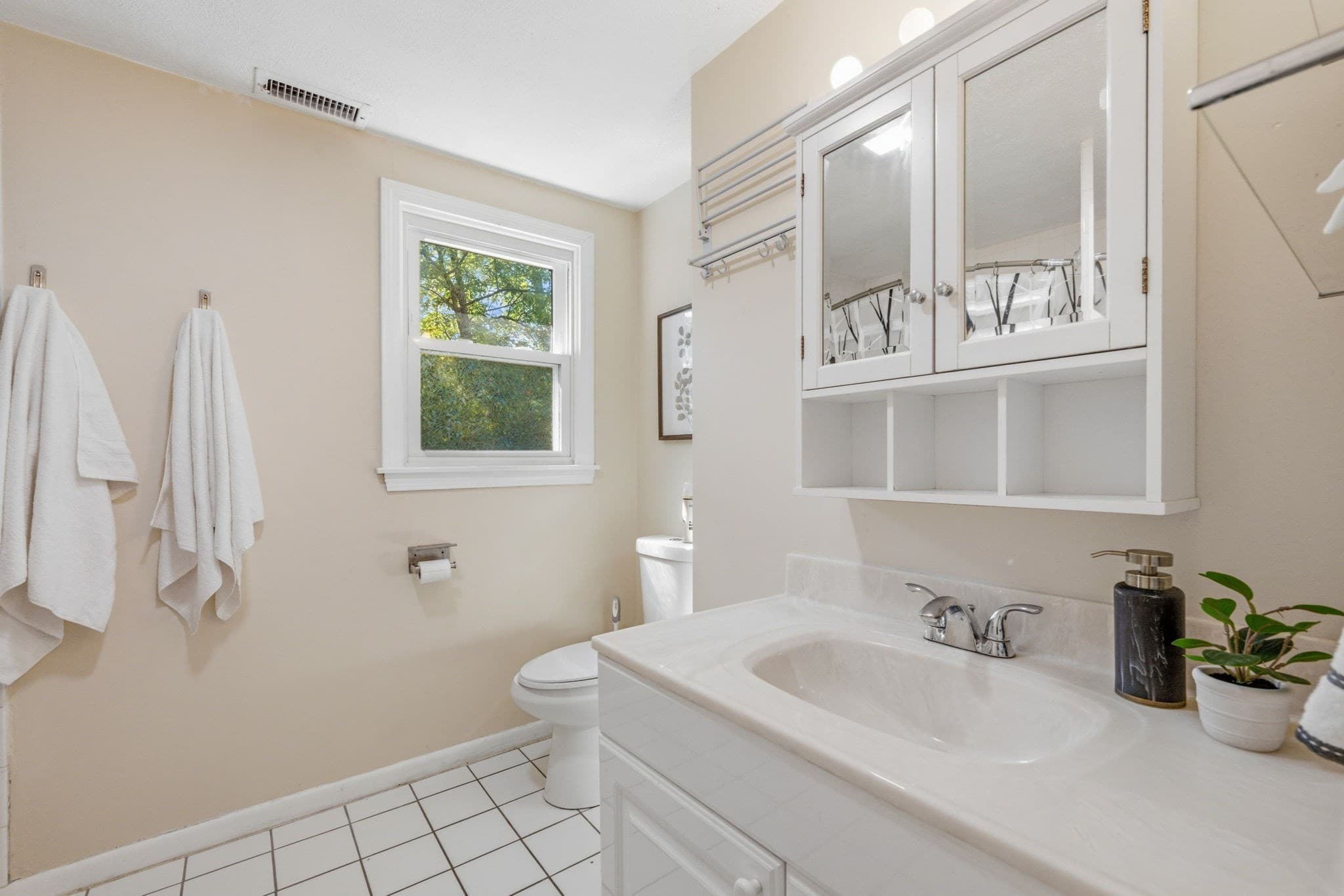 Condominium at 118-120 Edinboro St # 118, Newton MA 02460, Newton, photo 21 of 30