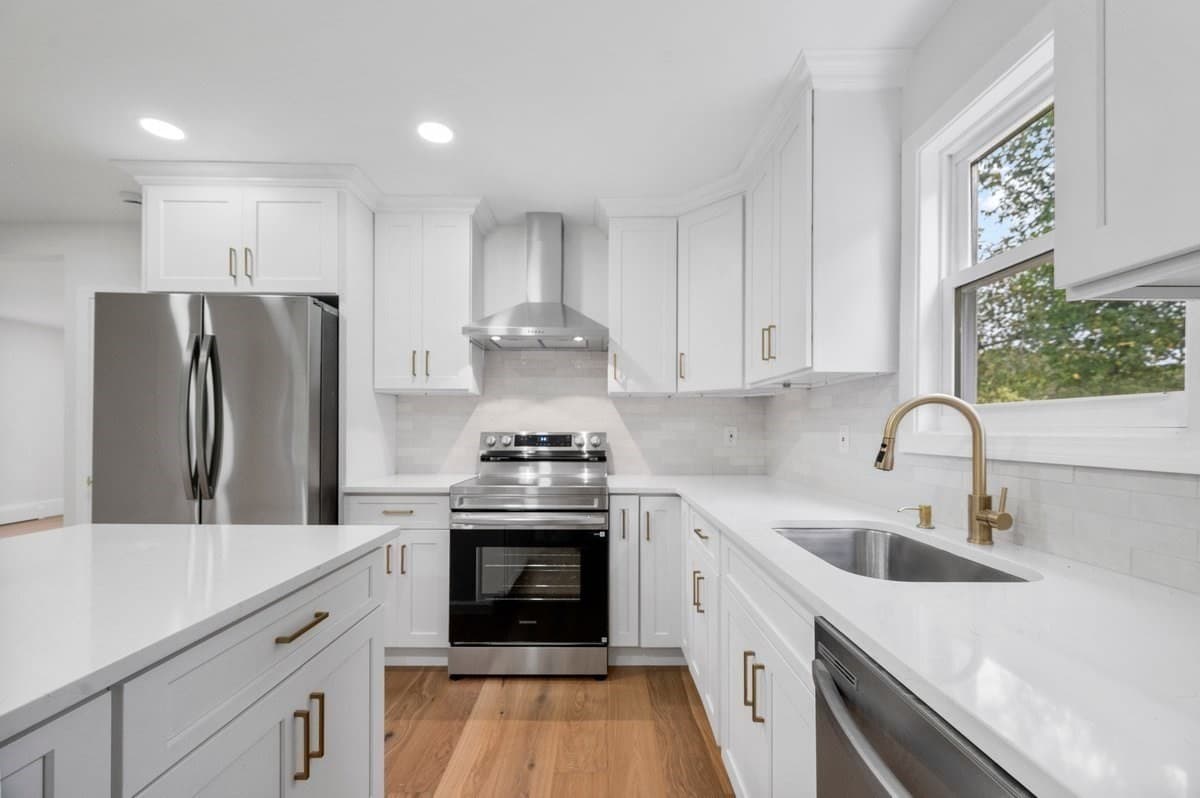 Single Family Residence at 1020 Russell Rd, Westfield MA 01085, Westfield, photo 3 of 26