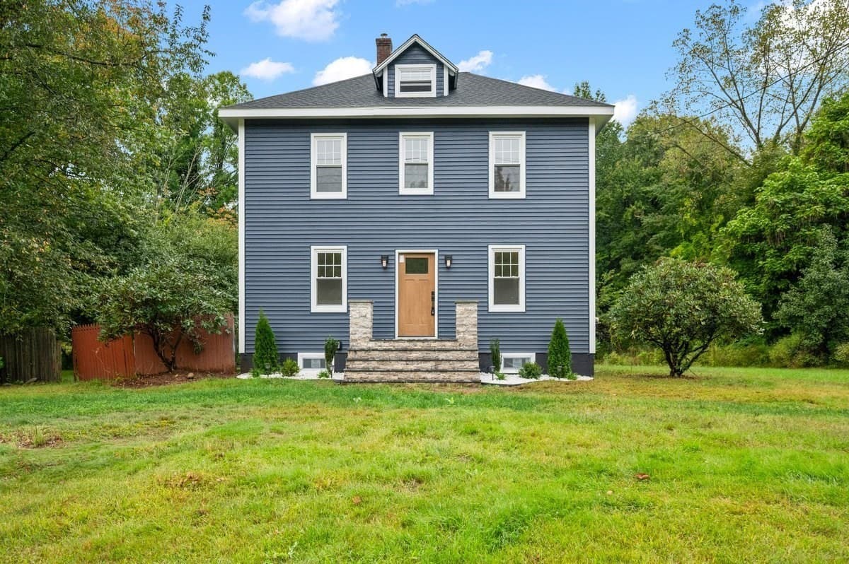 1020 Russell Rd, Westfield MA 01085