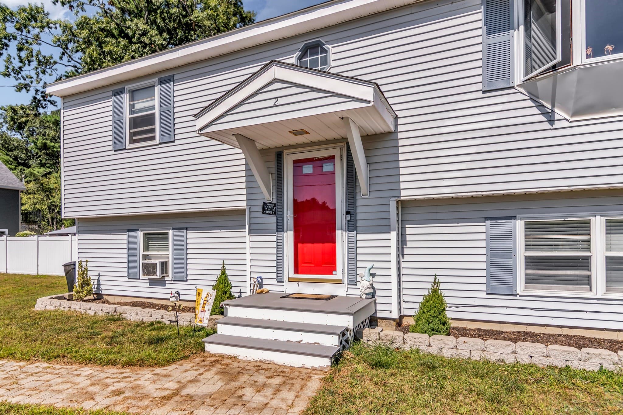 2 Pine St, Salisbury MA 01952