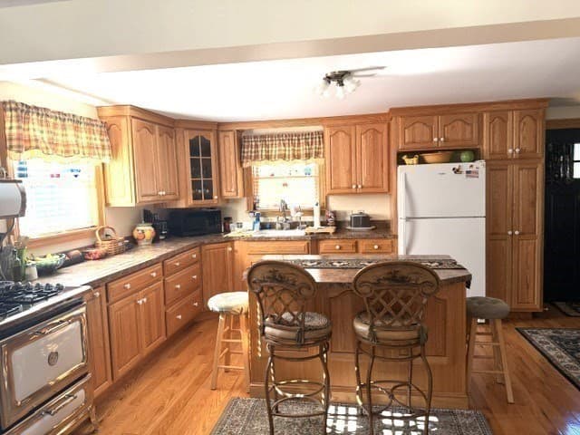 Single Family Residence at 170 Main St, Groveland MA 01834, Groveland, photo 9 of 37
