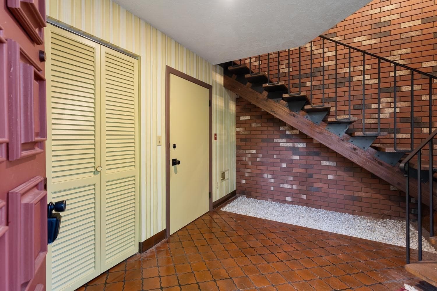 Single Family Residence at 1748 Trapelo Rd, Waltham MA 02451, Waltham, photo 9 of 36