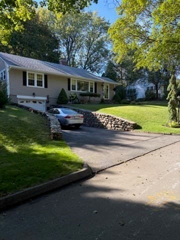 39 Chevy Chase Rd, Worcester MA 01606